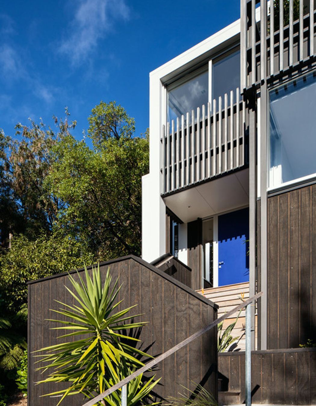 LOWRY BAY HOUSE 2011