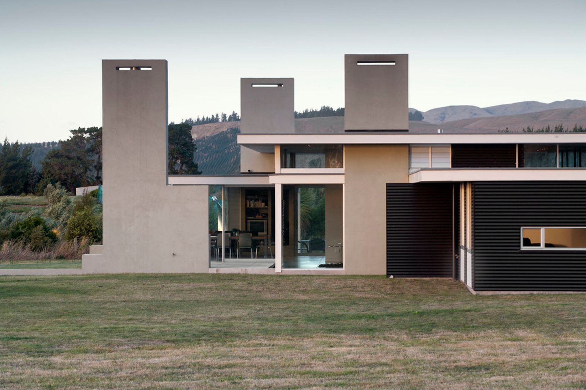 MARTINBOROUGH HOUSE 2004