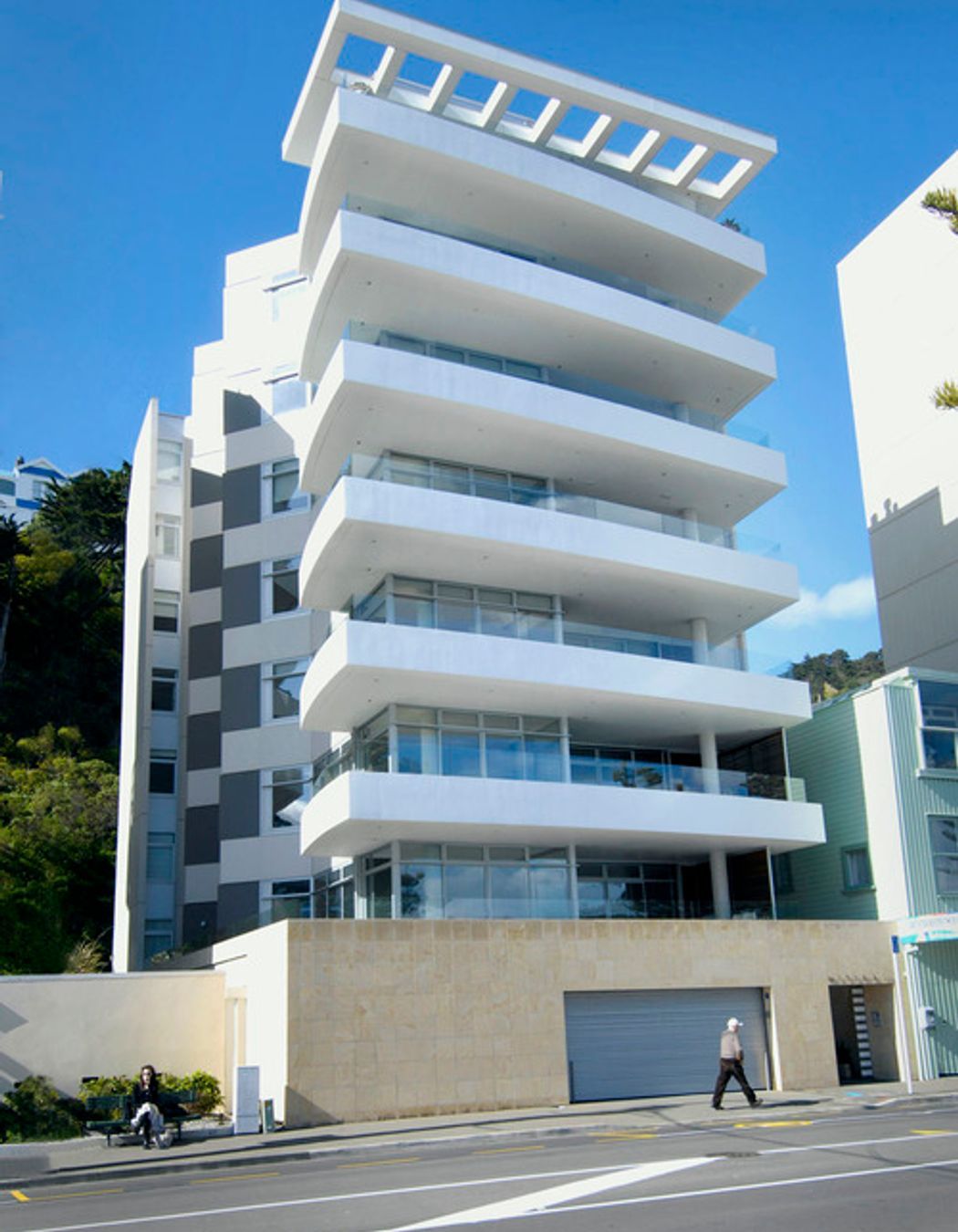 MITIKA APARTMENTS 2004