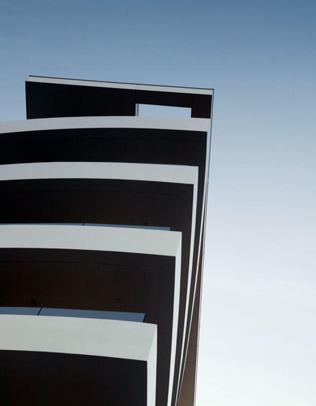 MITIKA APARTMENTS 2004