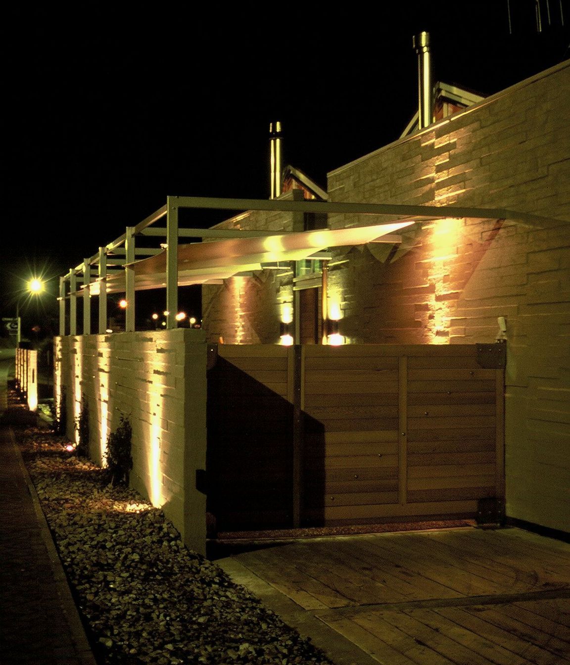 LAKESIDE BOUTIQUE ACCOMMODATION