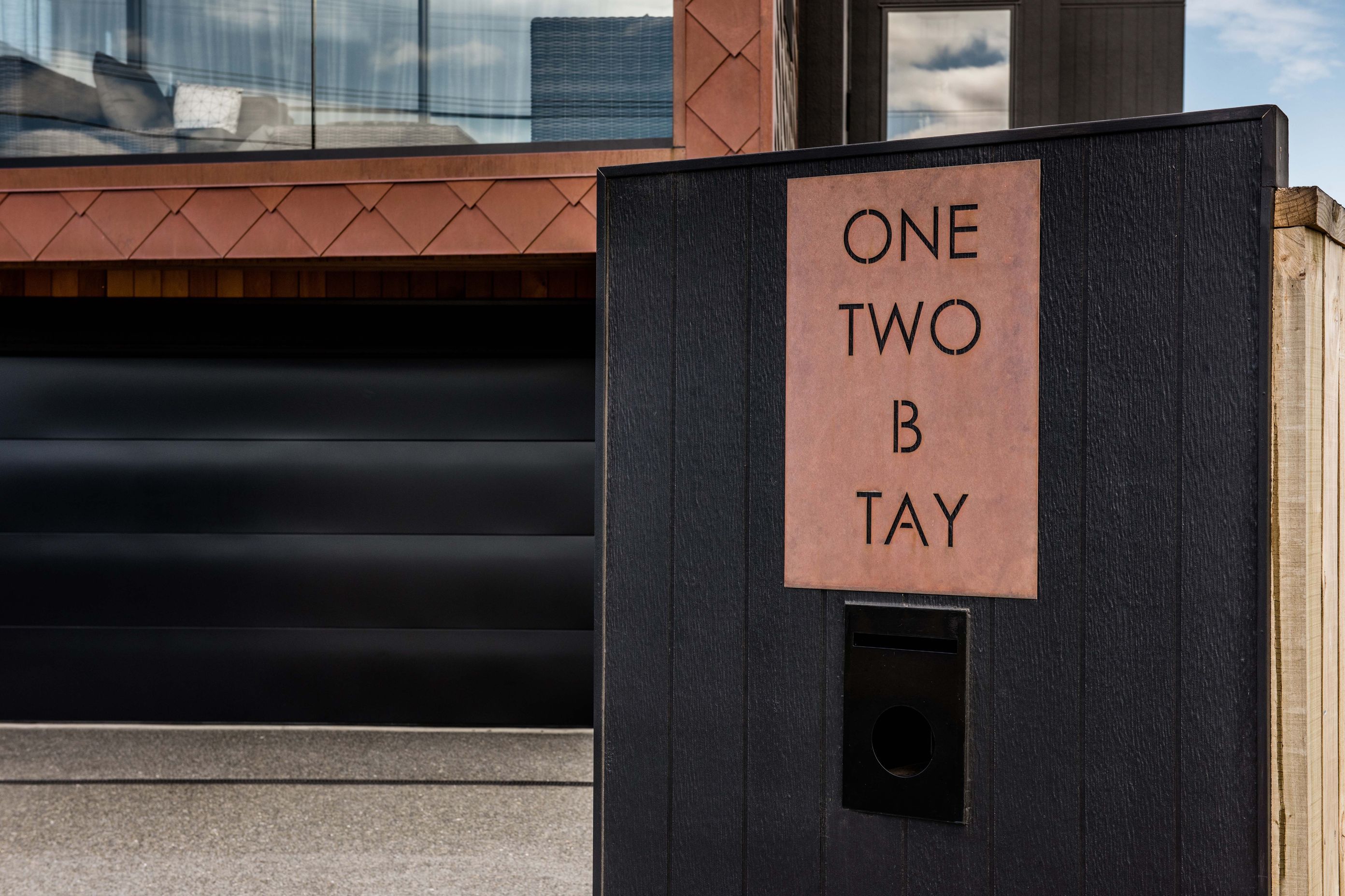 One Two B Tay