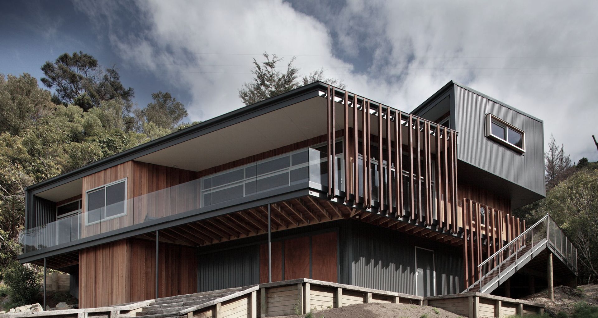 Onekoura House banner