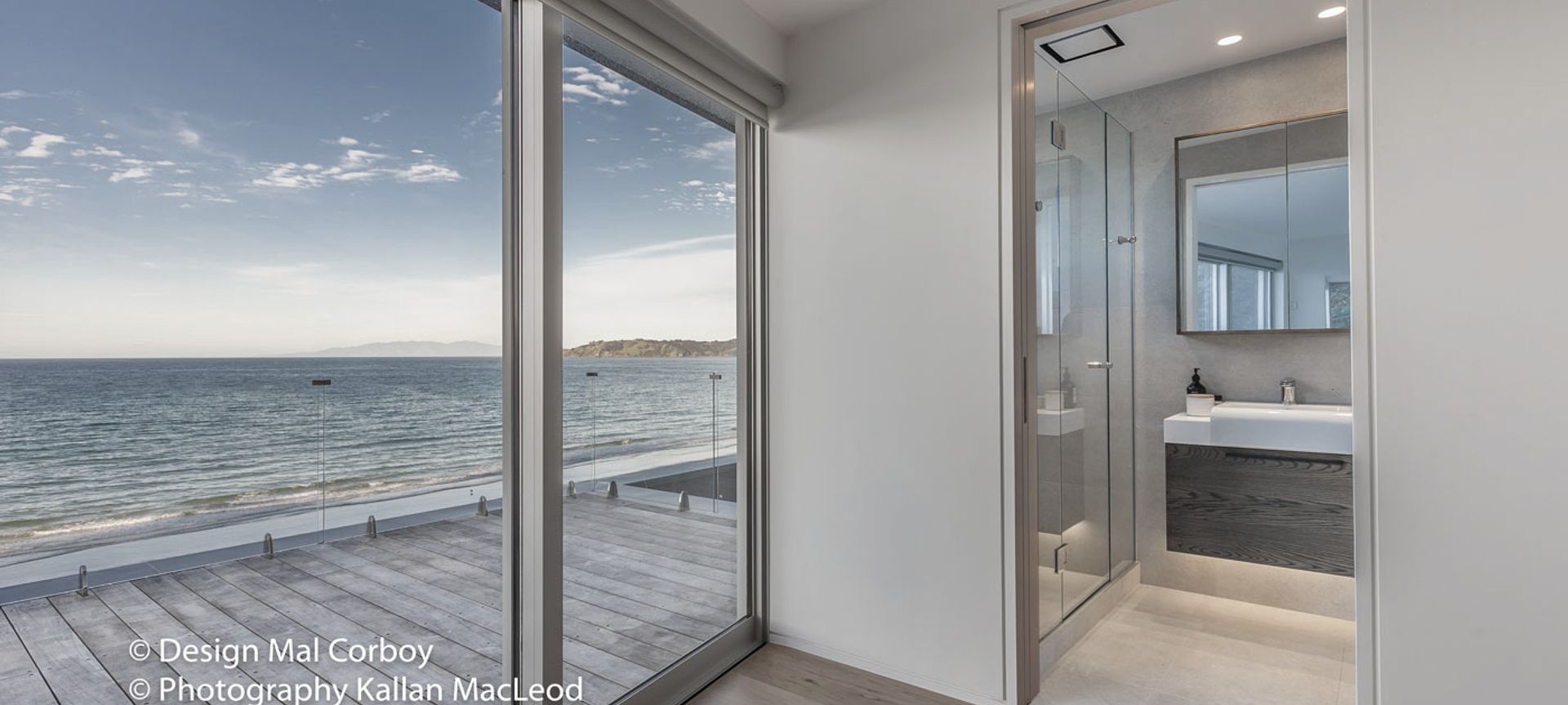 Onetangi Beach Bathroom banner