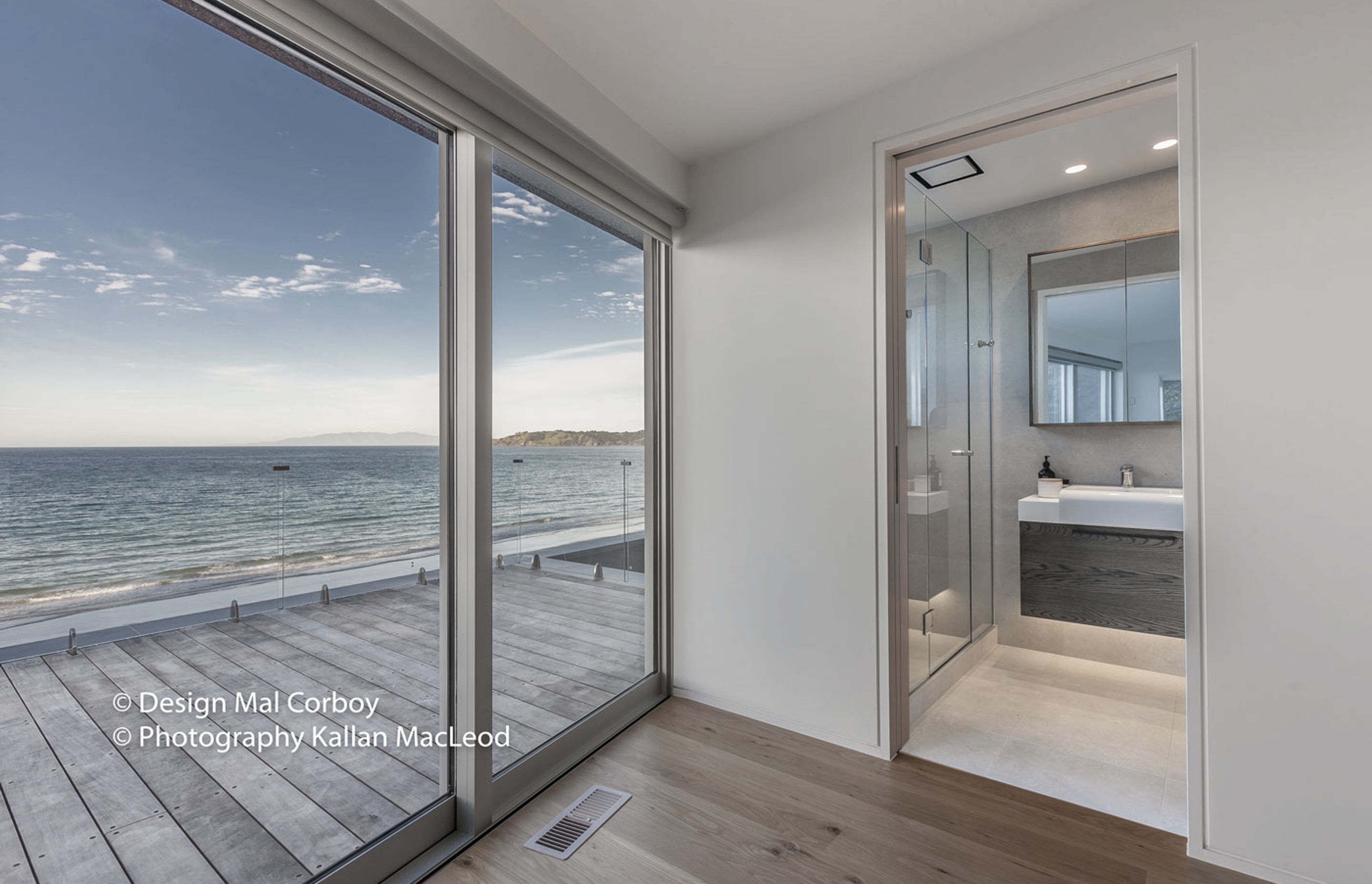 Onetangi Beach Bathroom