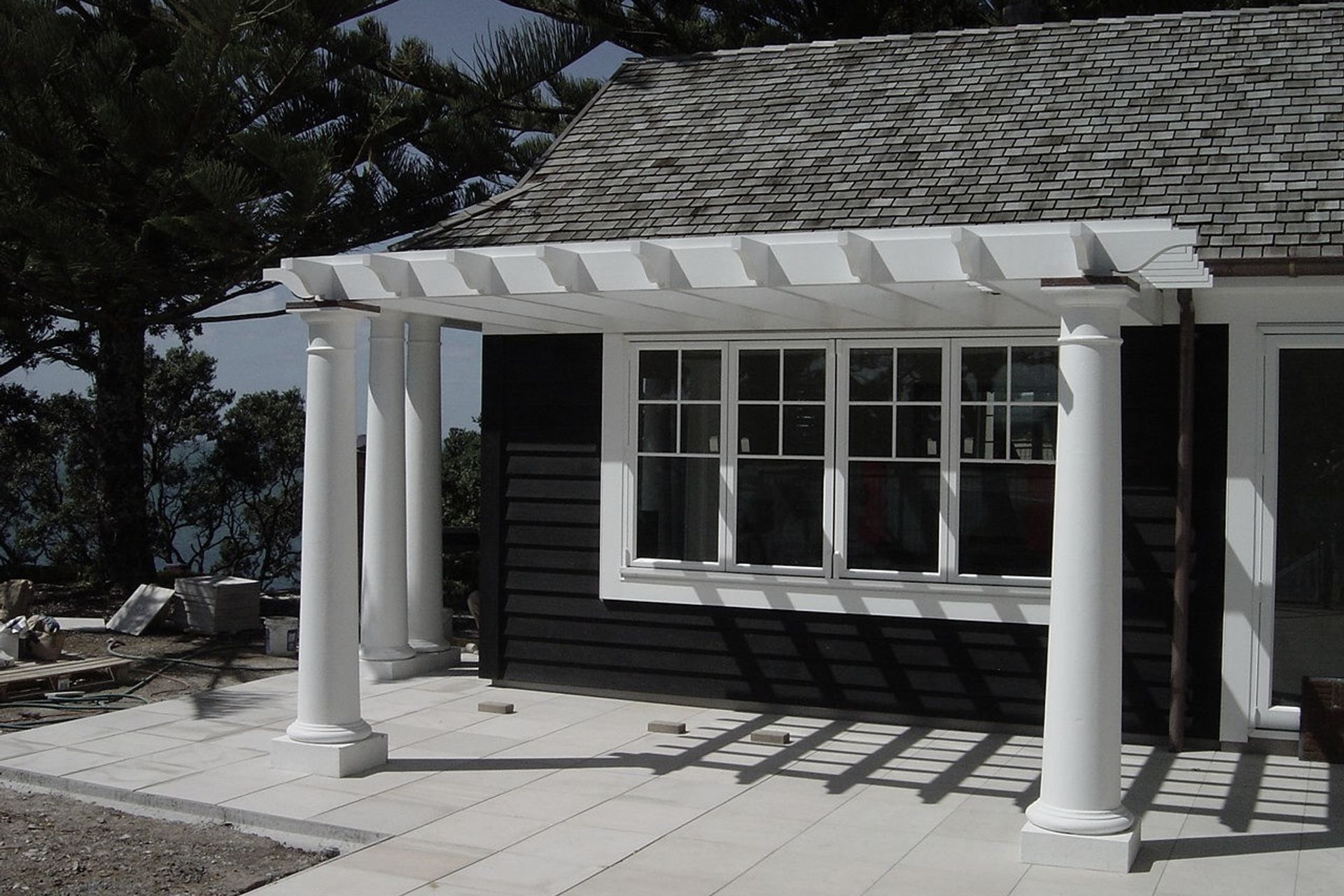 Pergola columns