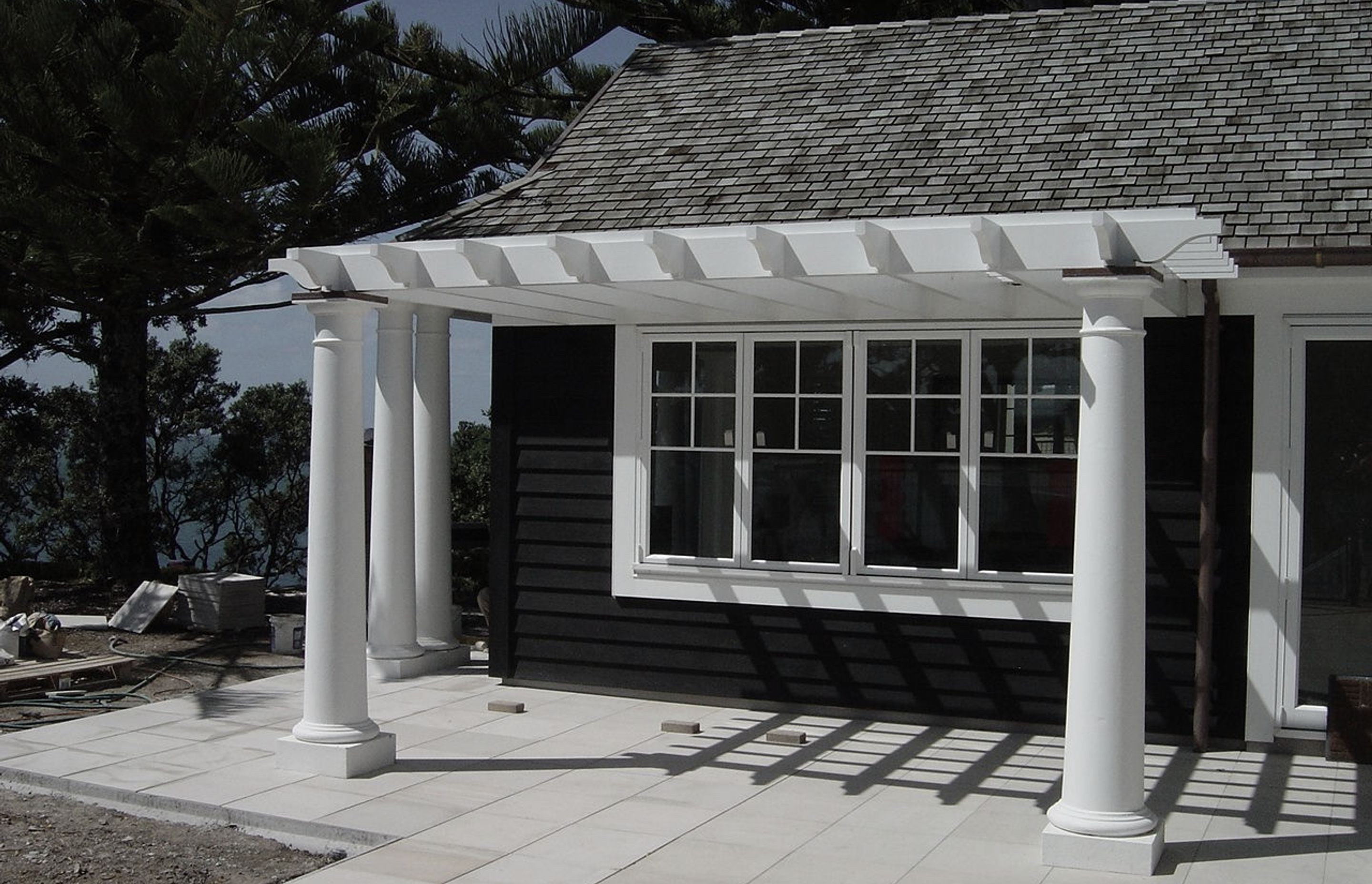 Pergola columns