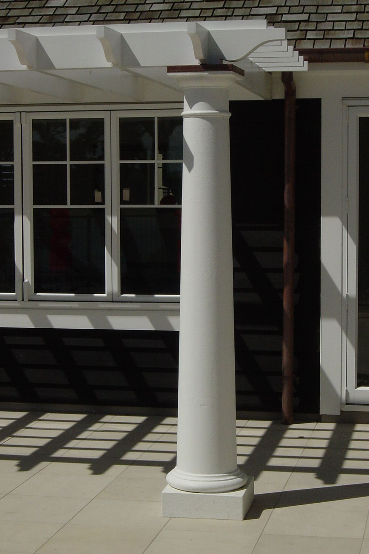 Pergola columns