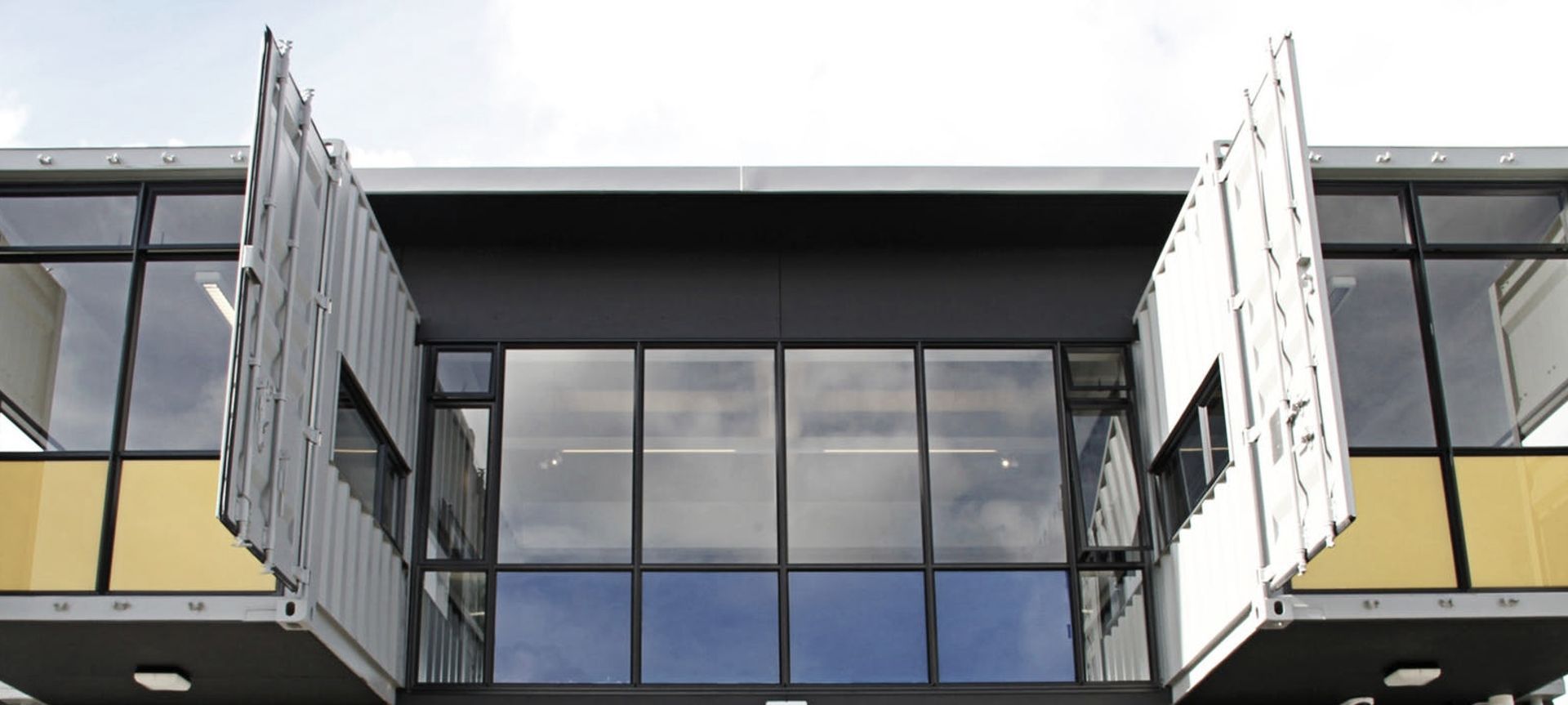 Royal Wolf Offices banner