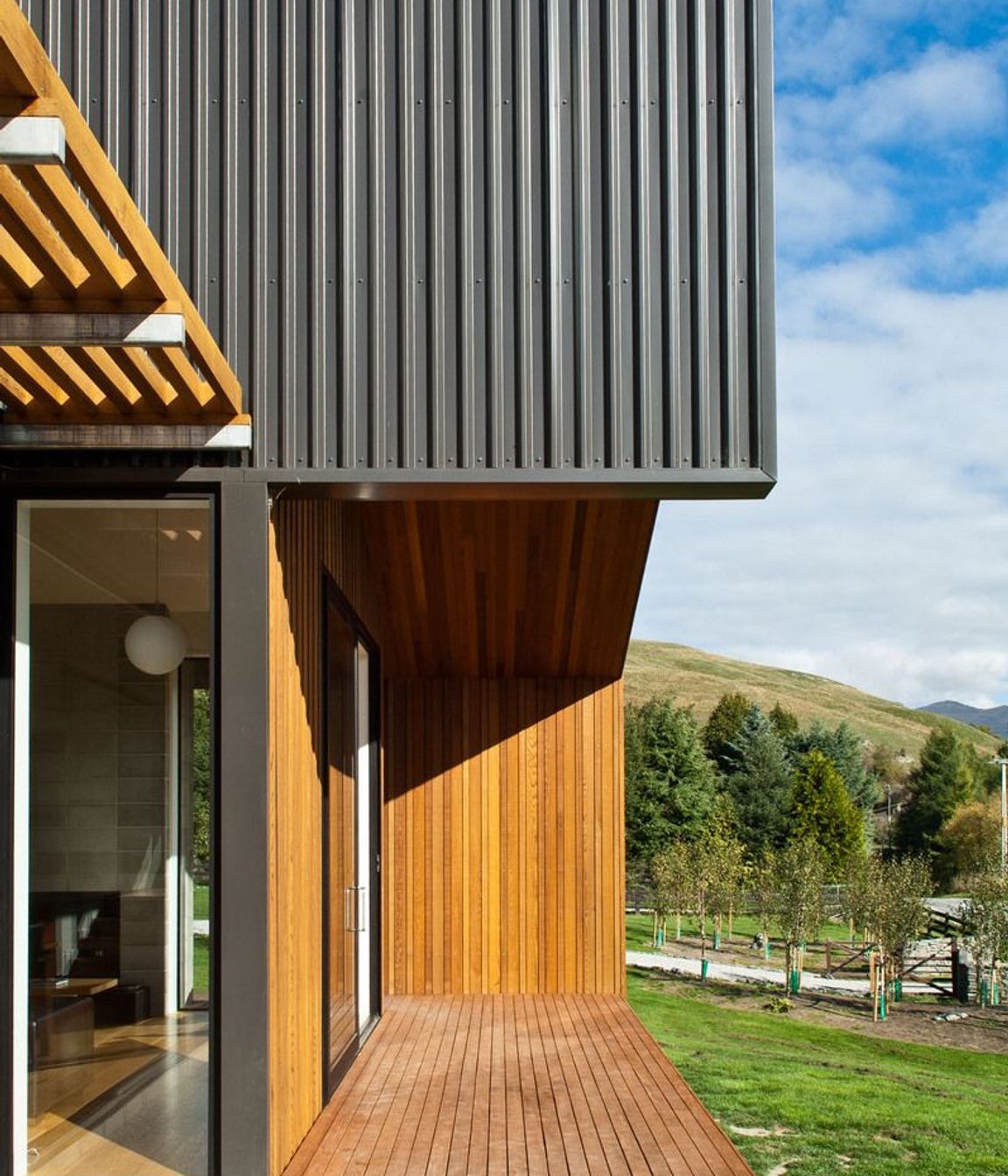RR HOUSE