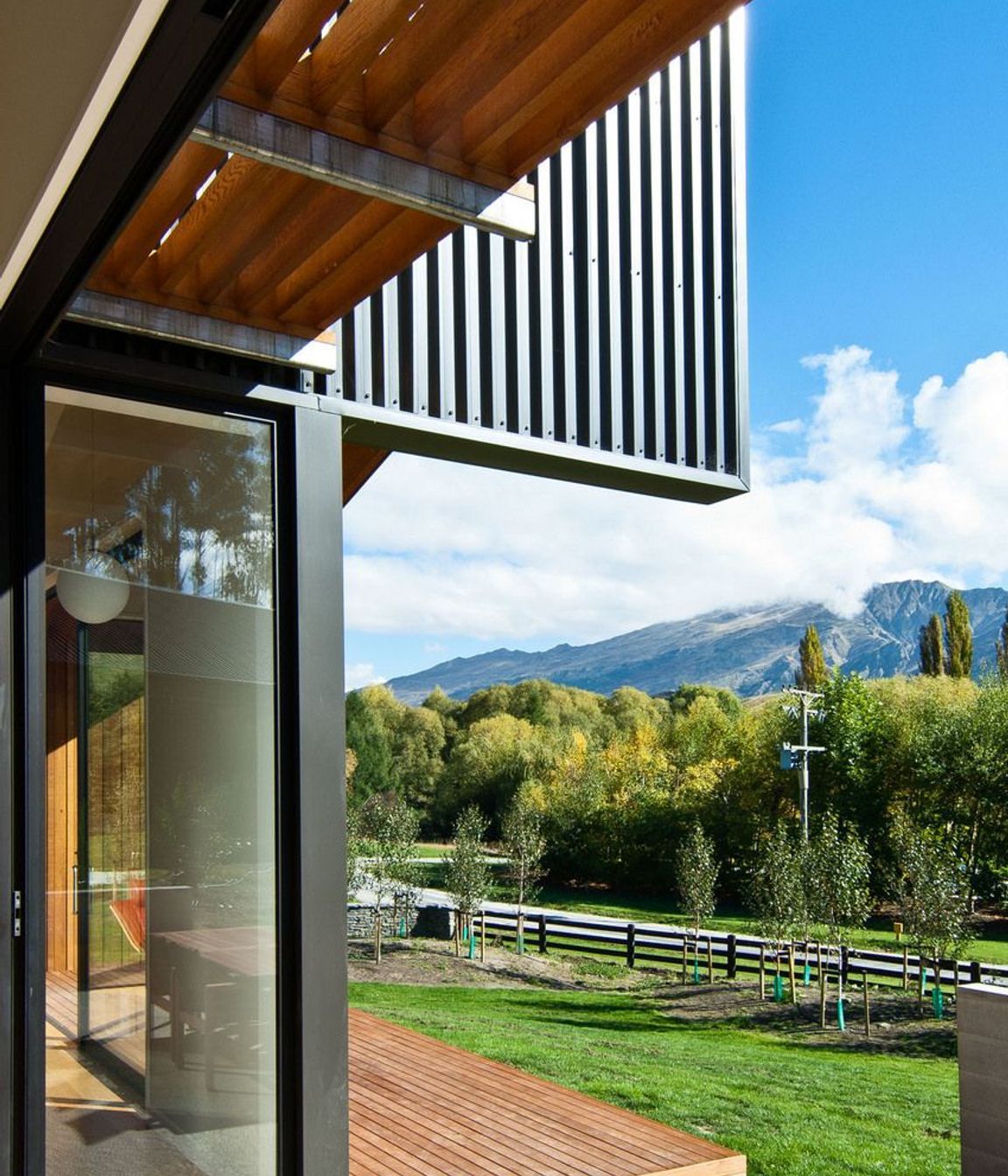RR HOUSE
