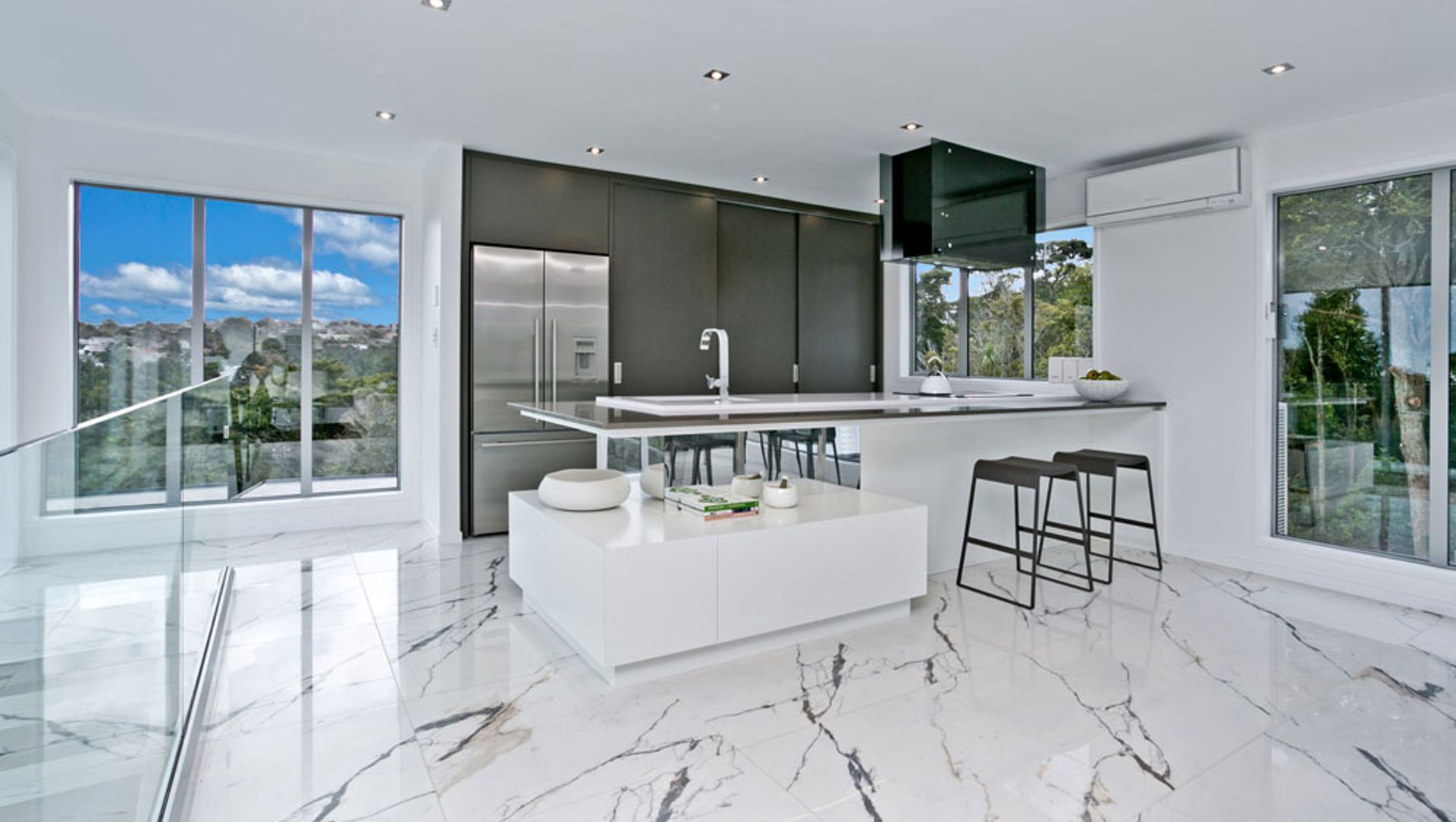 Seaview Road, Northcote banner