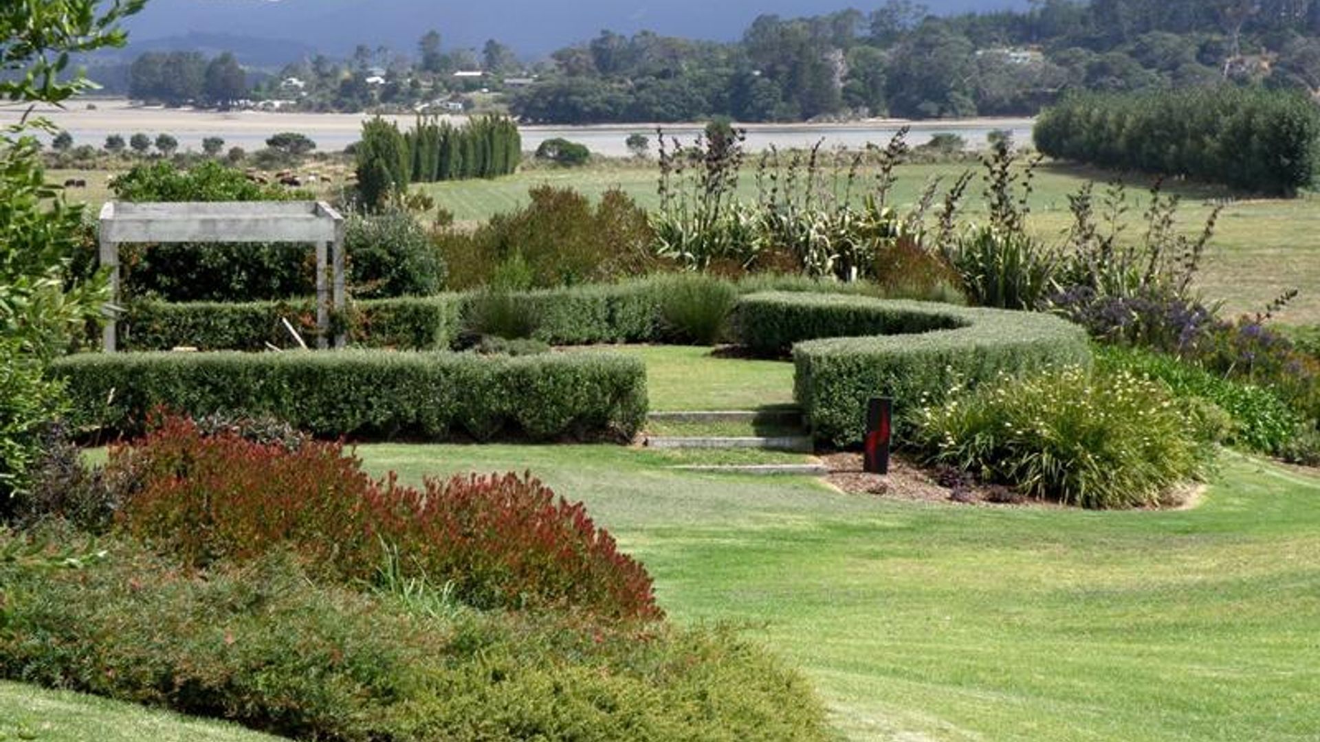 Country Gardens banner