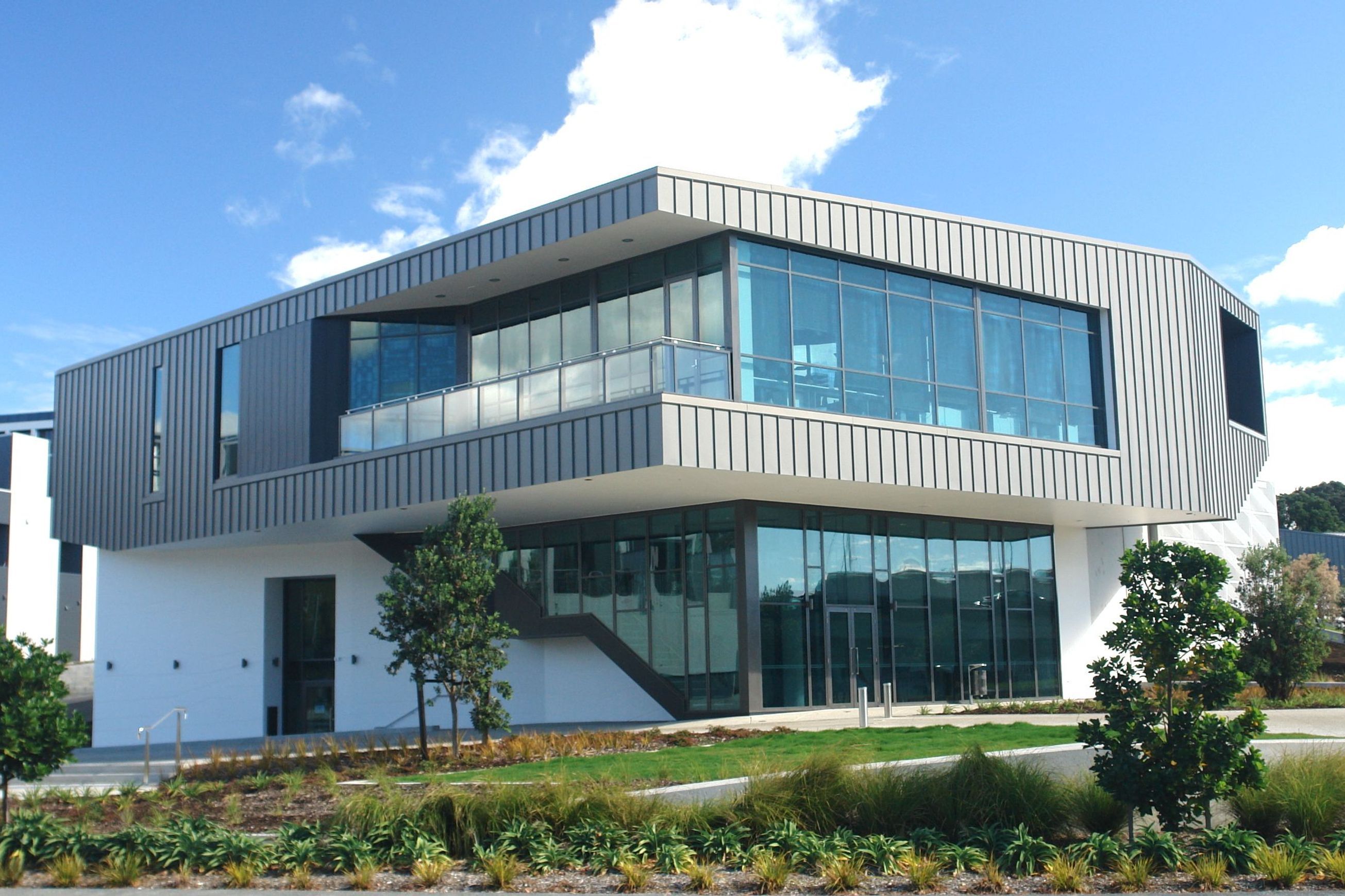Smart Tray Standing Seam Metal Cladding