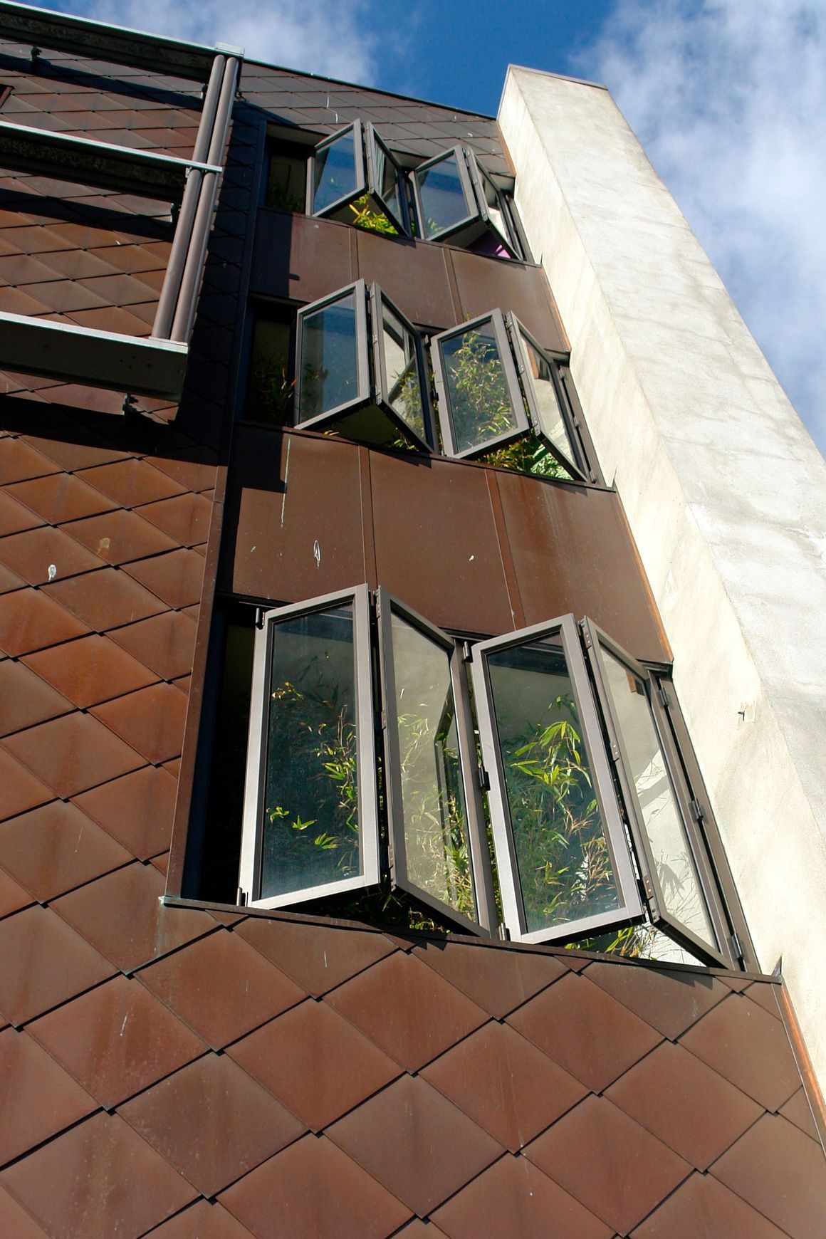 Smart Tray Custom Cladding