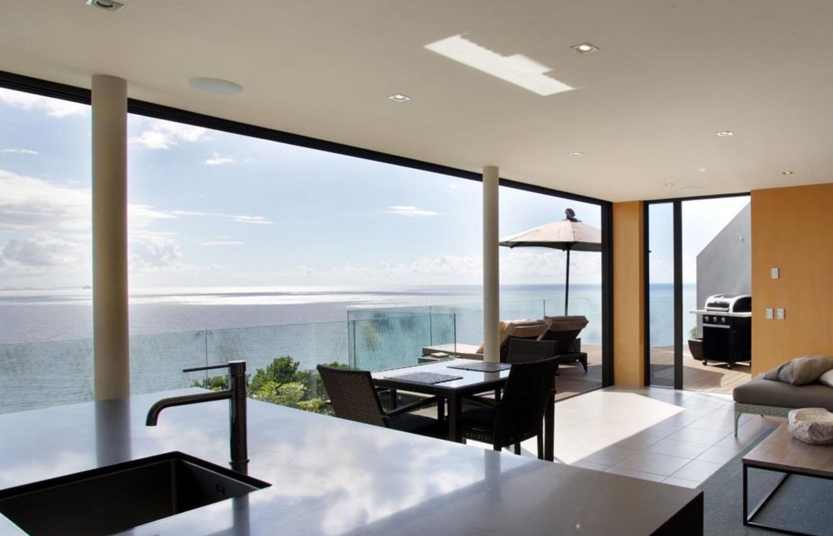 Tairua Clifftop House