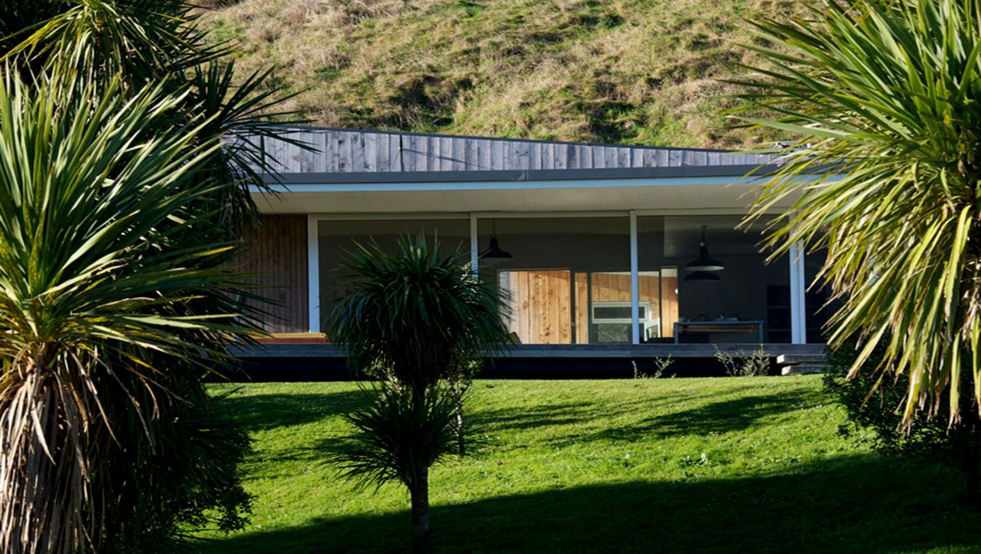 Waipatiki Beach House banner