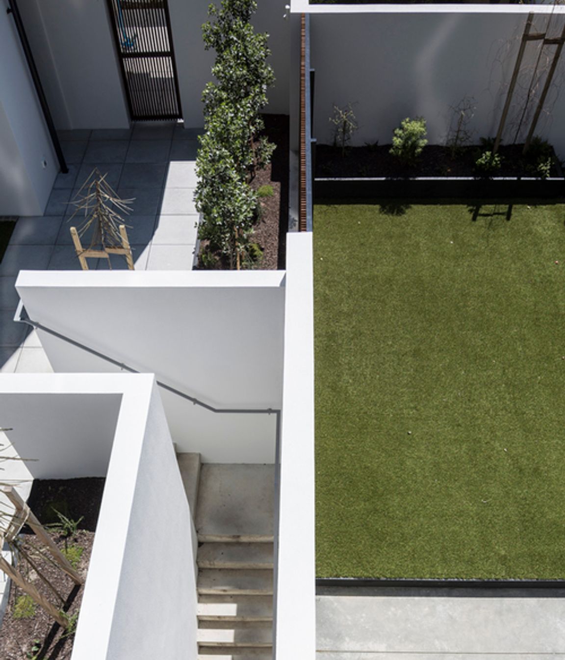 ZAVOS CORNER APARTMENTS 2015