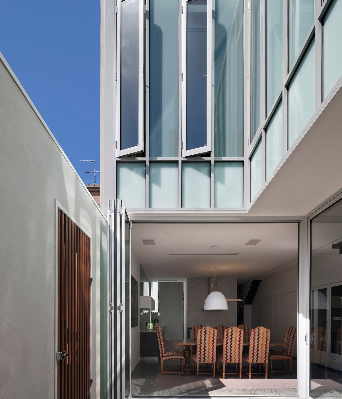 Canning Street is simple yet exquisite in its articulation.