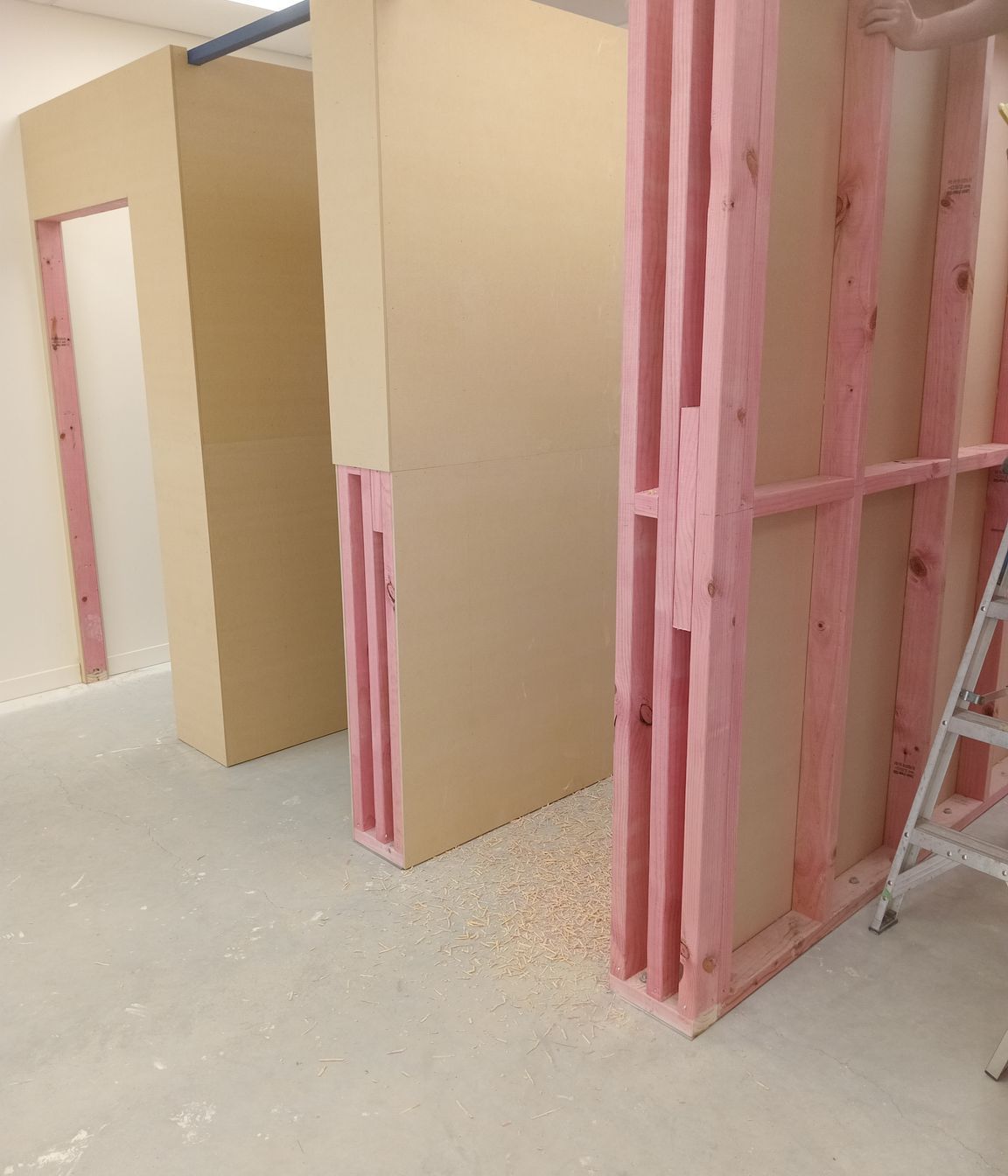 10-42-Thames-St-Oamaru-Caroline-Eve-mdf-sheeting-being-attached-to-the-framing-for-the-changing-rooms-JDBuilders.jpg