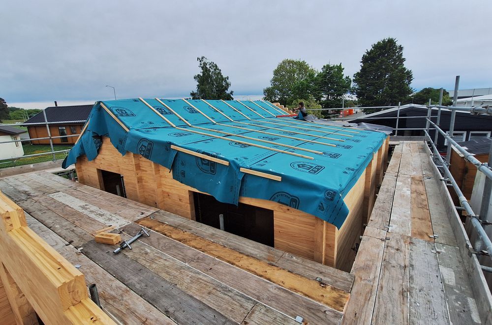 FPS N35 paper protects this Fraemohs Homes solid timber house currently under construction.