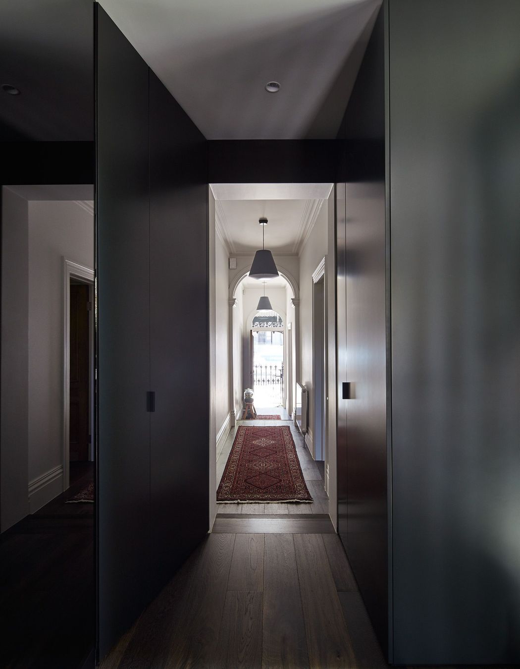 Using the clever incorporation of new components, the architects have successfully conjured up a sense of spaciousness.