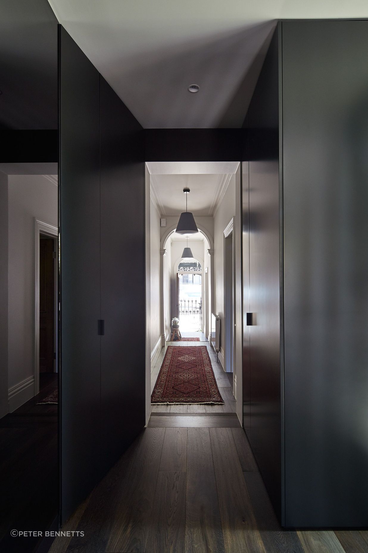 Using the clever incorporation of new components, the architects have successfully conjured up a sense of spaciousness.