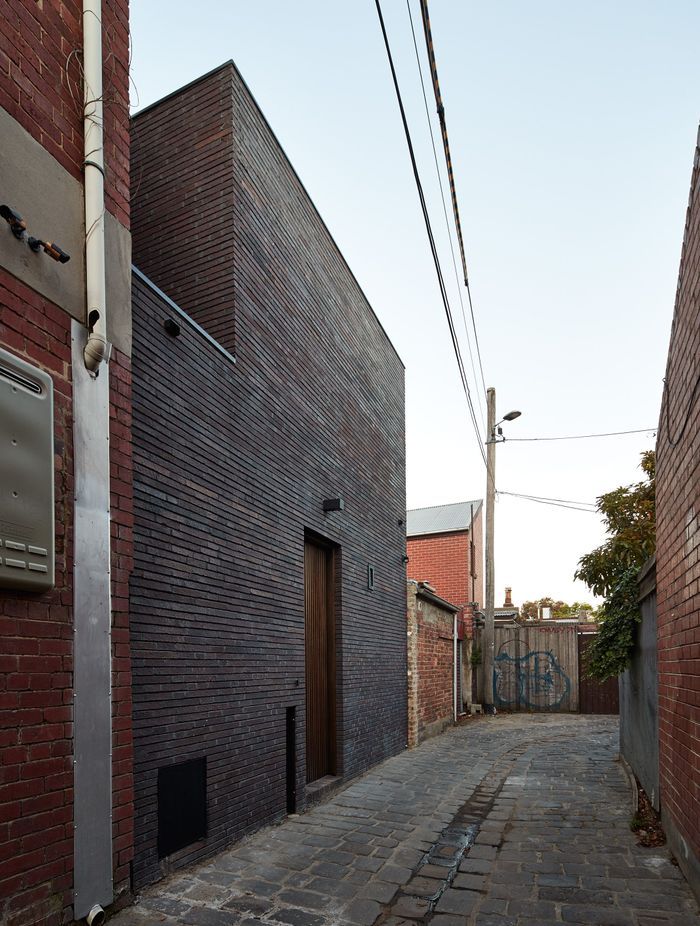 In Elgin, you get the feeling that every detail was intentionally curated to create visual and spatial continuity all through the residence.