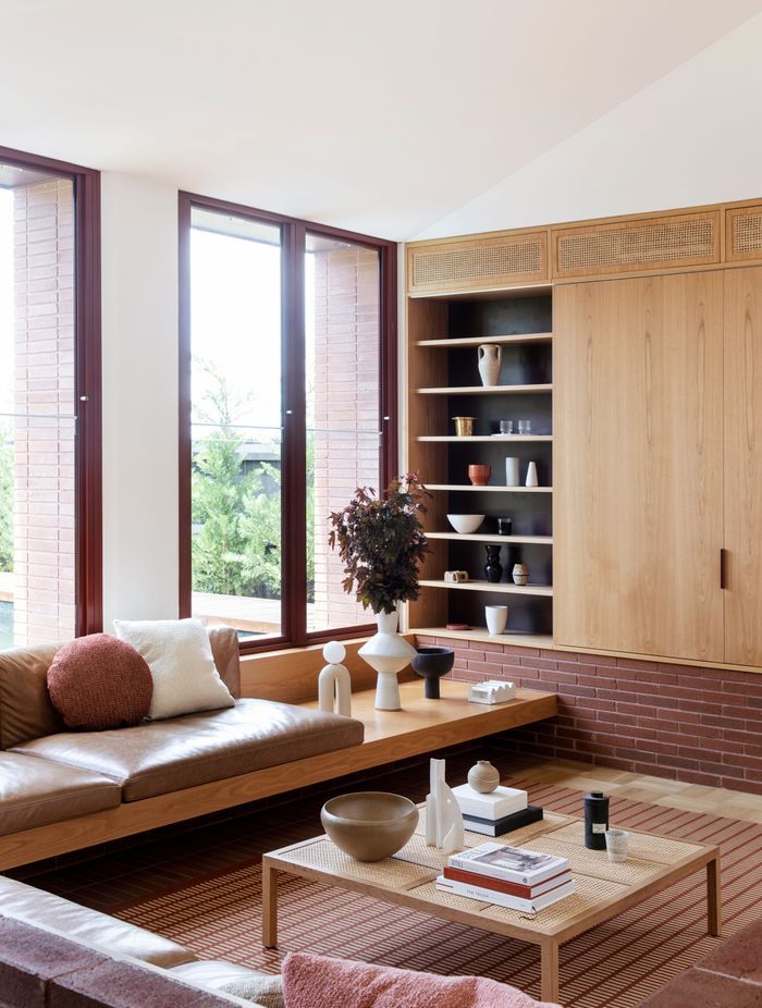  Embodying 1970s laid-back luxury and comfort.