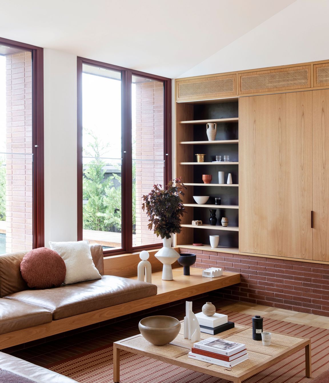 Embodying 1970s laid-back luxury and comfort.