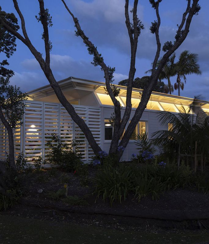 A corrugated-topped seaside dwelling invites contemplation from every angle.