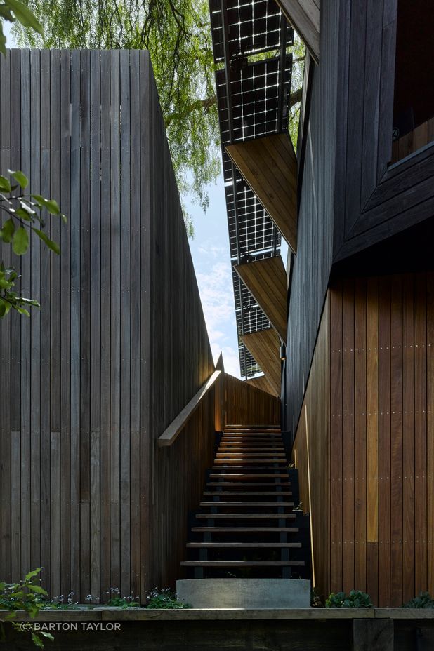 Materials and fabrics were used to ensure the thermal envelope – the layer that separates the inside from the outside – is optimised.