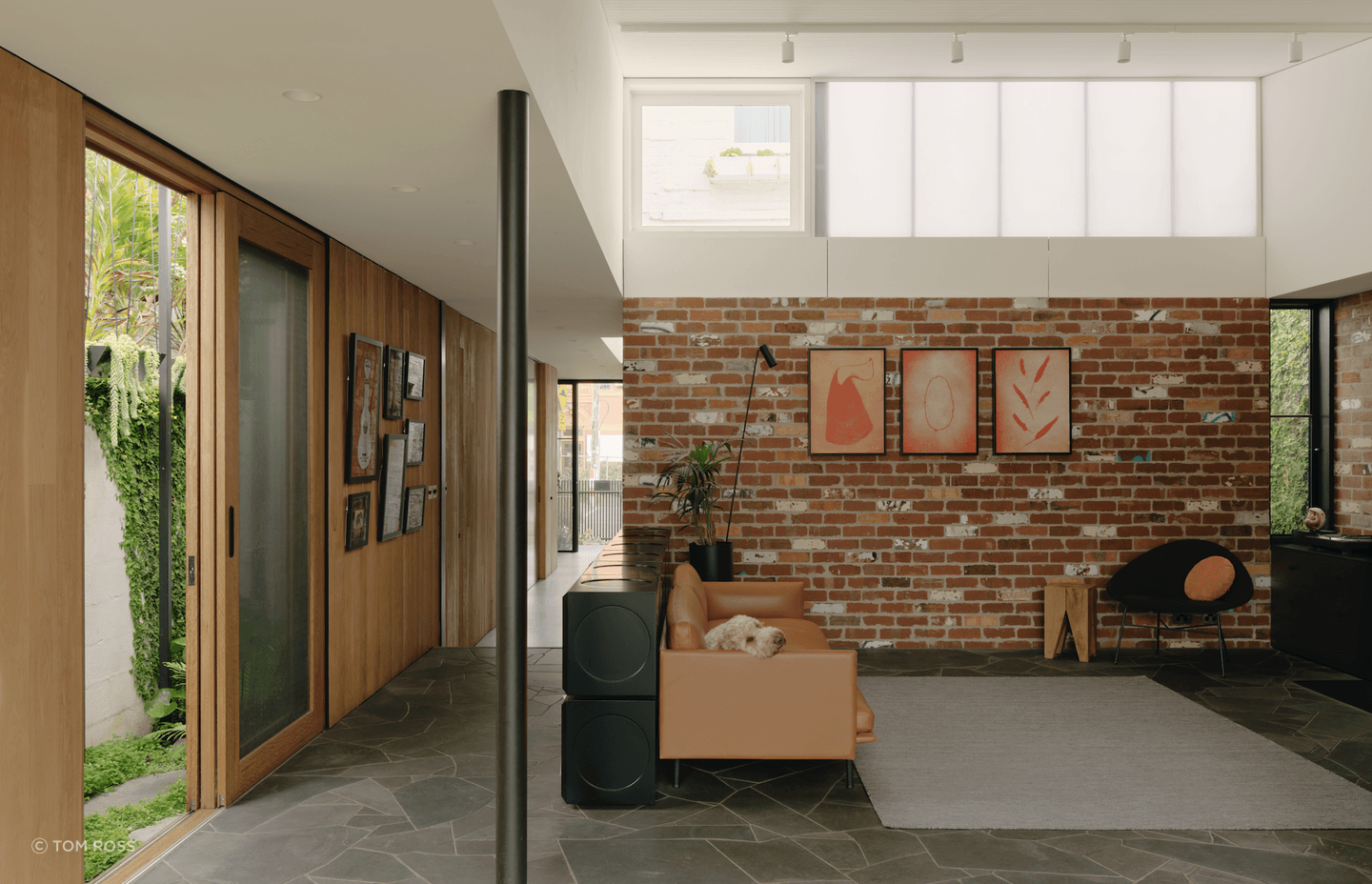 Fitzroy Laneway House's design prioritises a balance between relaxation and robustness.