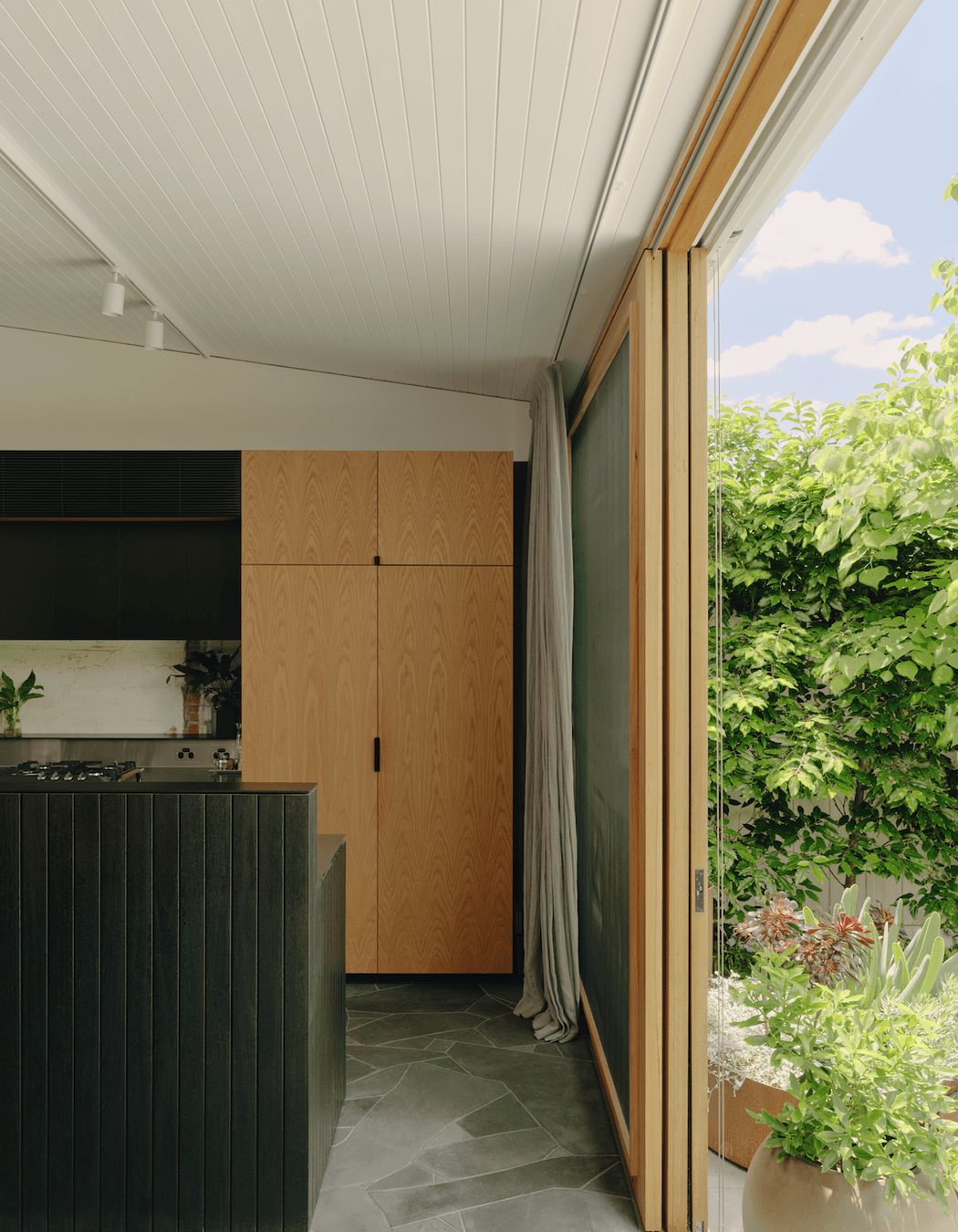 The project is also the home of the client-architect Andrew Child, who takes the concept of alignment and makes it something truly unique.