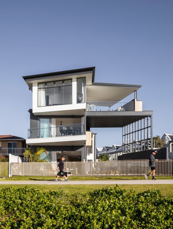 The Currumbin Beach House by Habitat Studio Architects