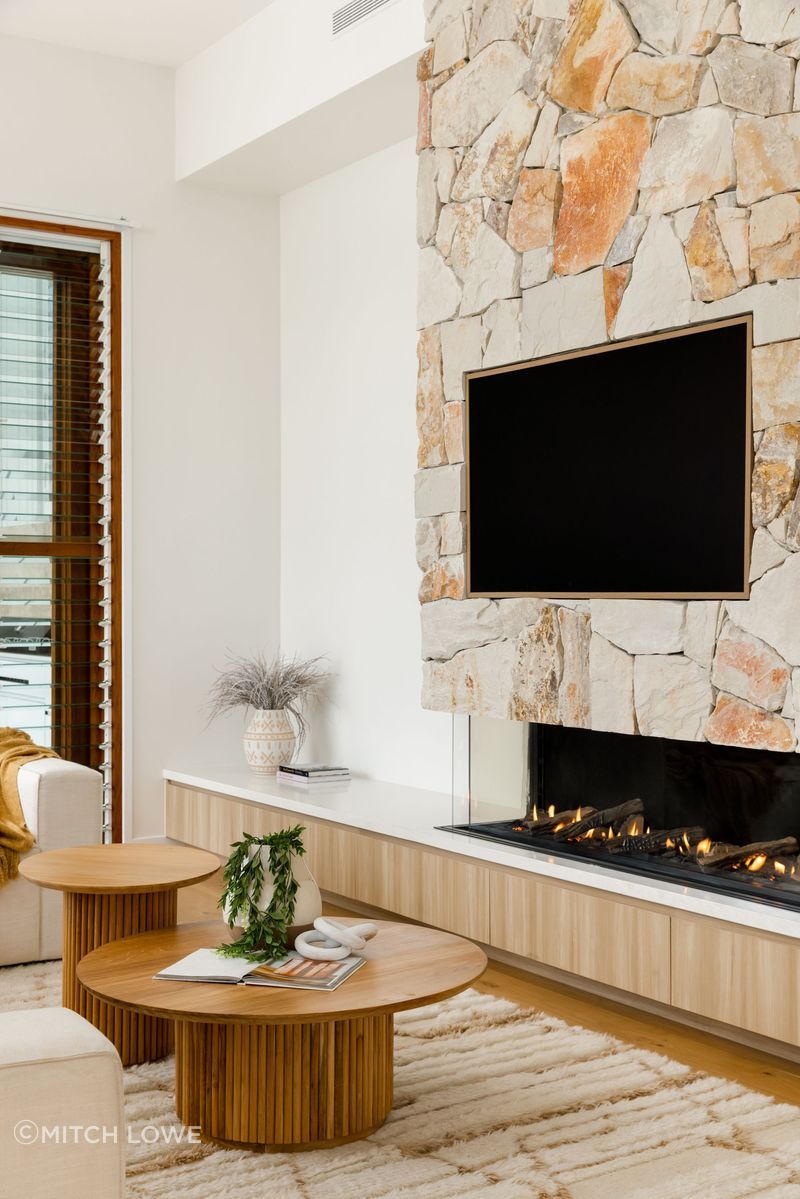 Imbocco's warming gas fireplace.