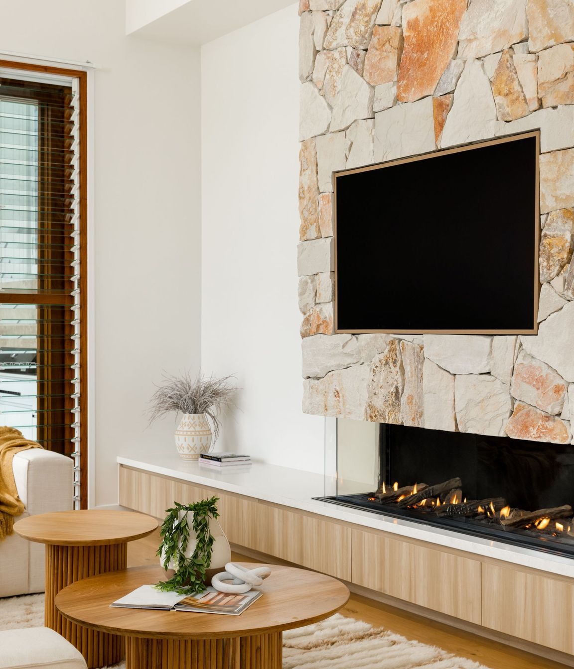 Imbocco's warming gas fireplace.
