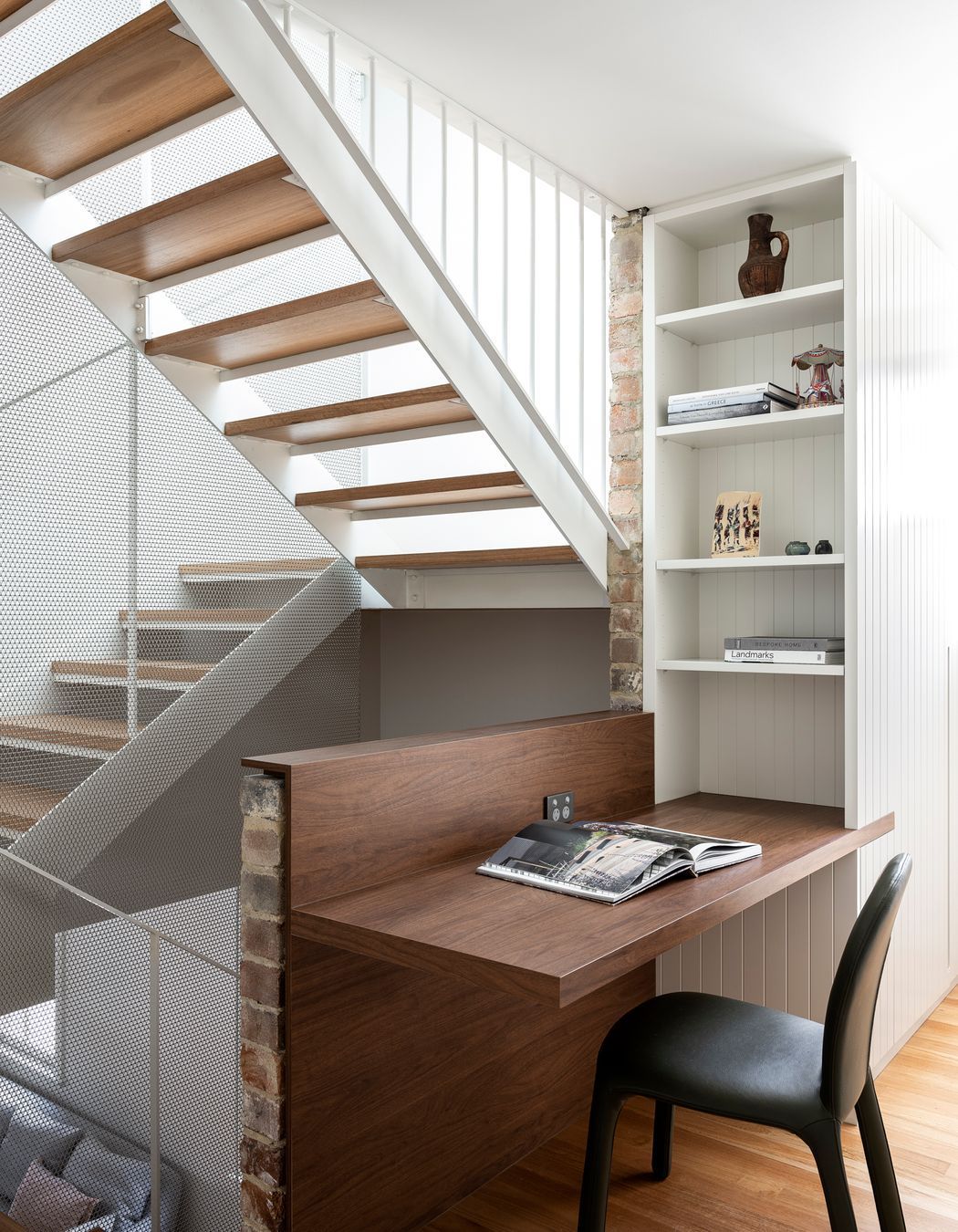 A lightweight staircase transformed the terrace into a four-level house.