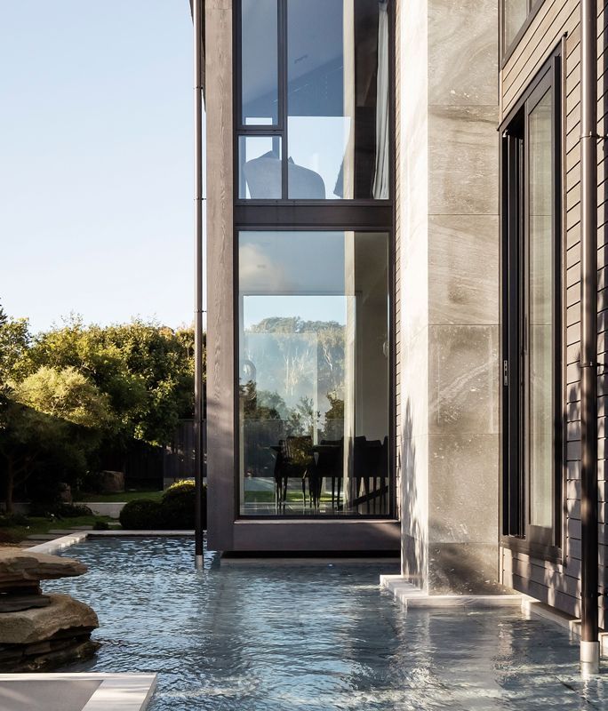 A grand design on a modest site, Waitematā View House blends the past in the present