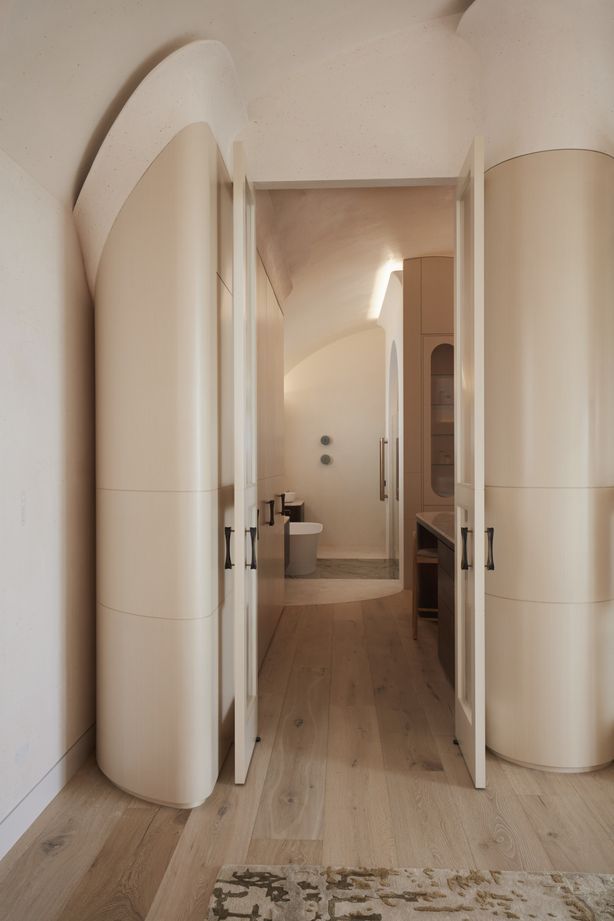A neutral palette defines this sanctuary