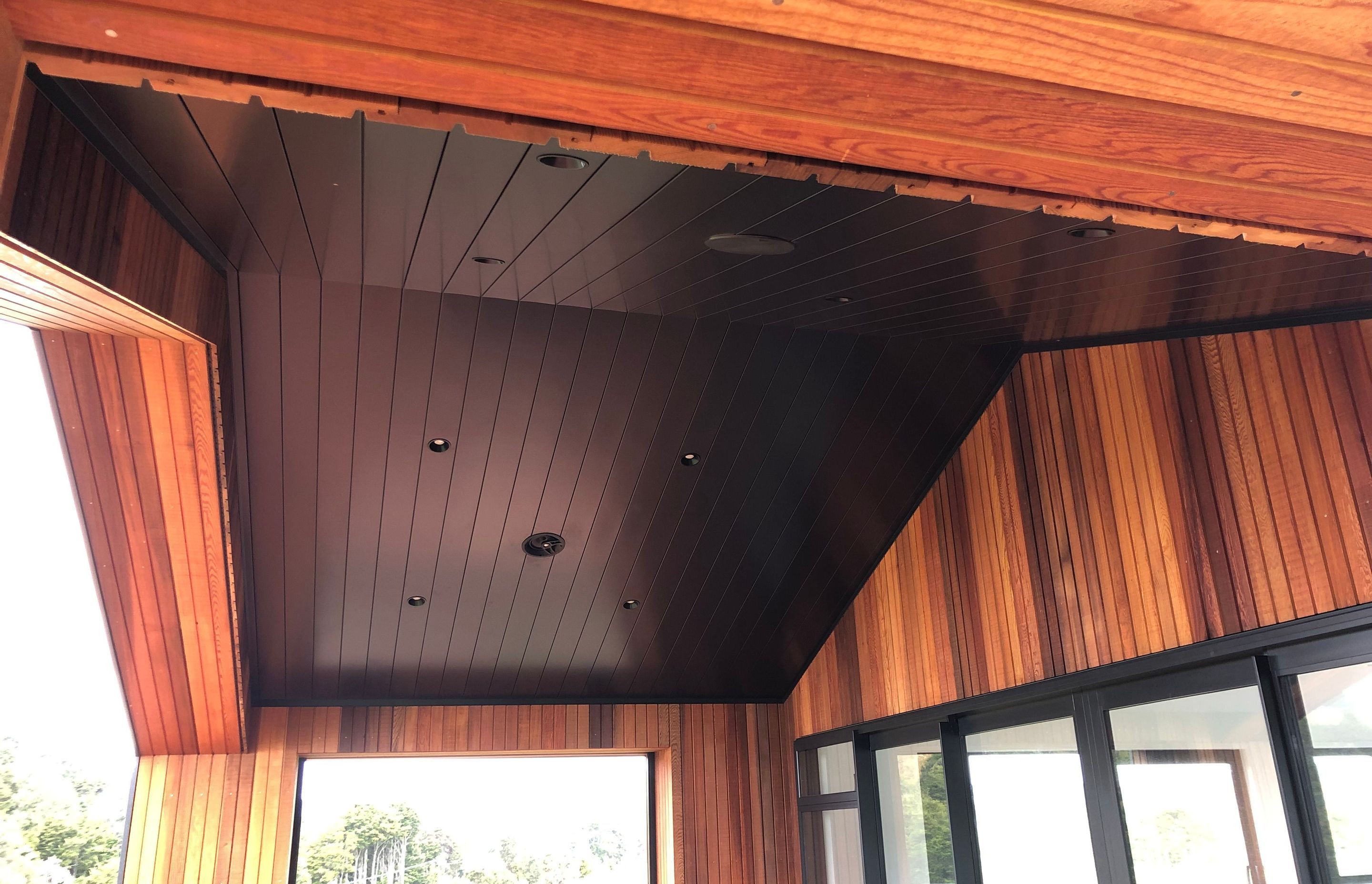 The Ribon Continuous Interlocking Soffit System is ideal for residential or commercial applications. It can be used externally as well as internally and is perfect for entranceways, porticos or any large feature area.