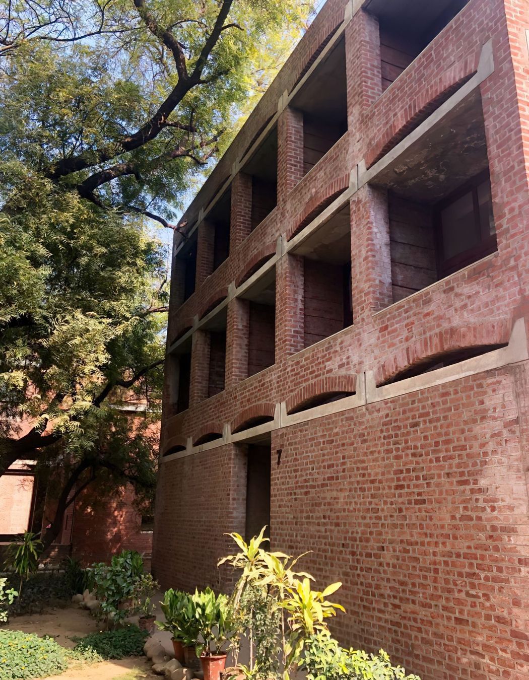 A Fascinating journey to Louis Kahn’s Indian Institute of Management Ahmedabad, India