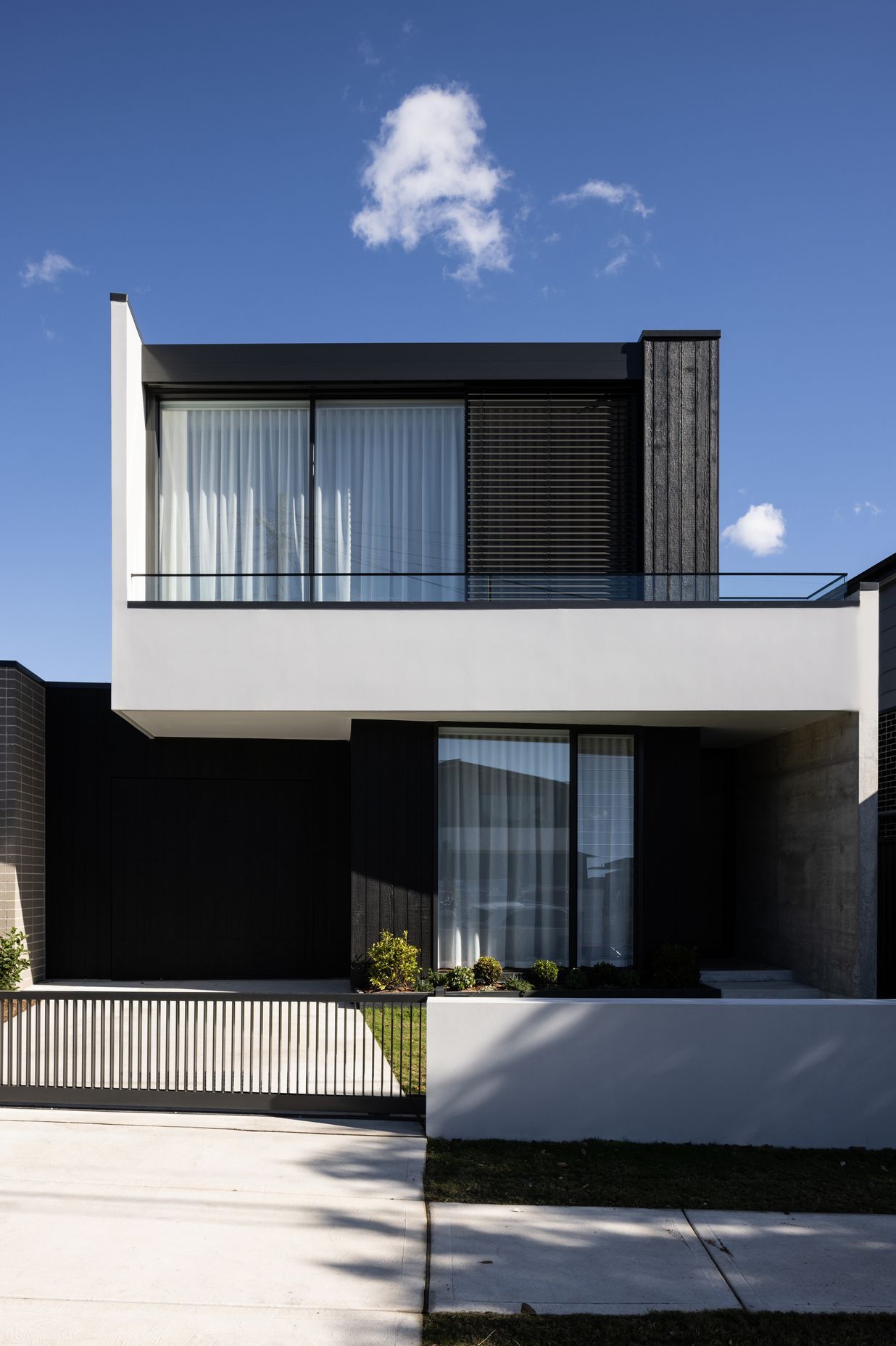 The dynamic façade changes the appearance from the street.