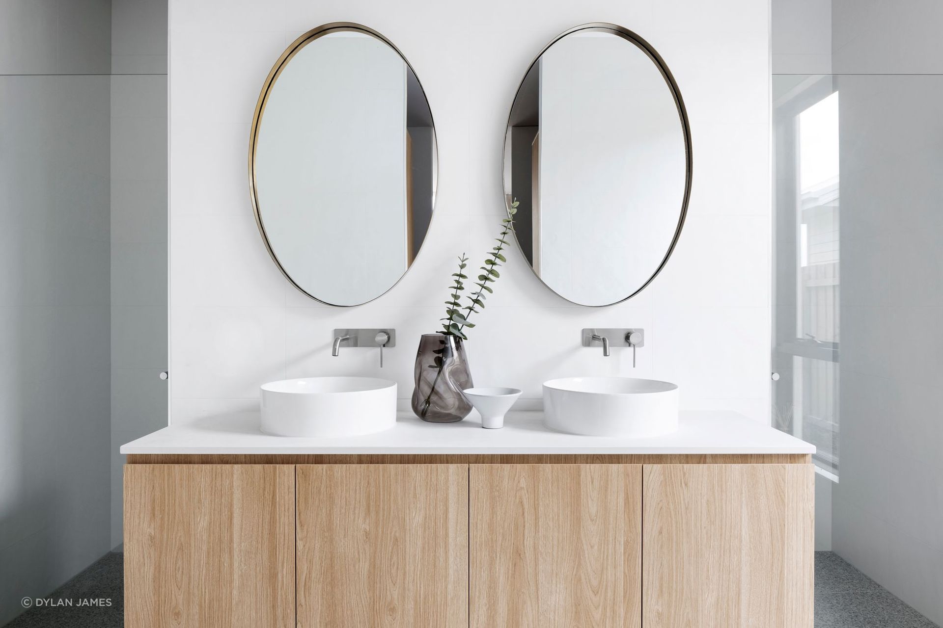 Linear Form by Glenvill Homes