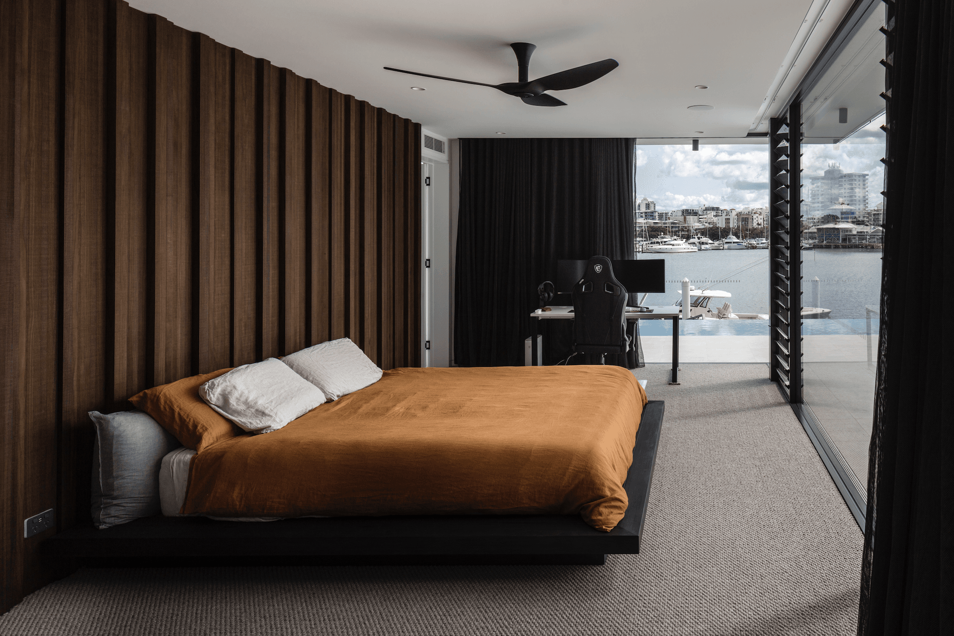 The home blends the components of indoor and outdoor living to accentuate the connection to its stunning surrounds.