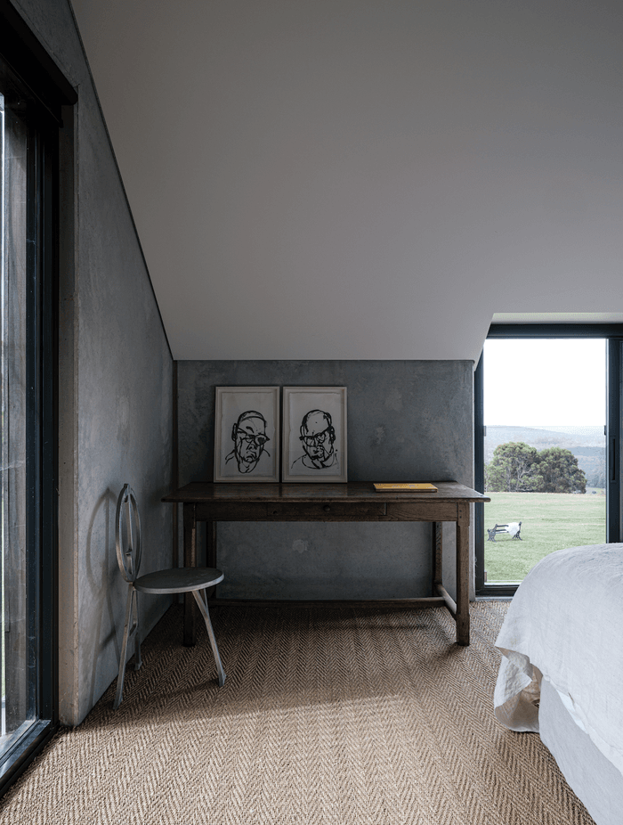 The interior design extends the seamless story of being one with the environment.