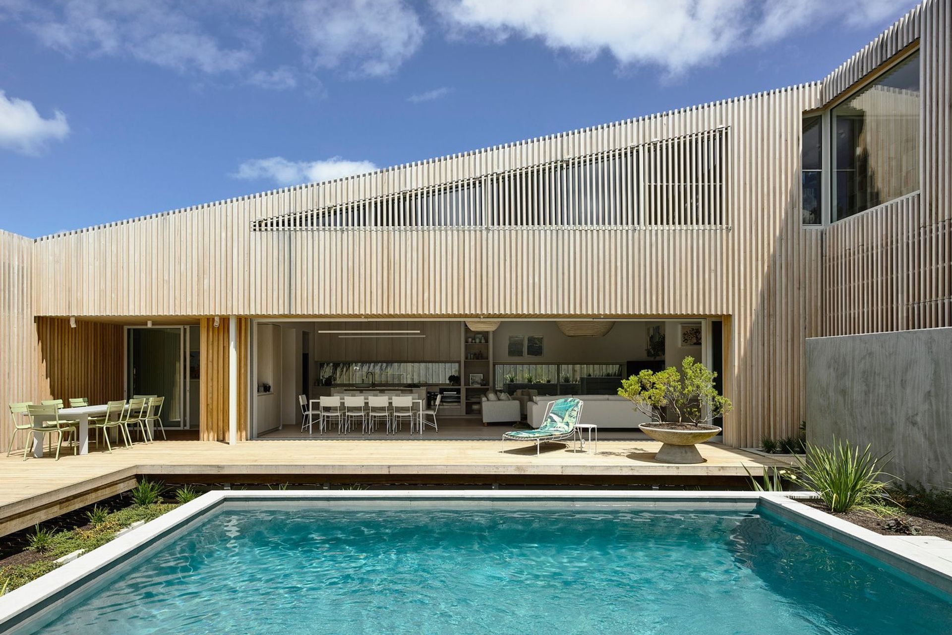 This property in Portsea created a view with the design of an inward-looking viewpoint.