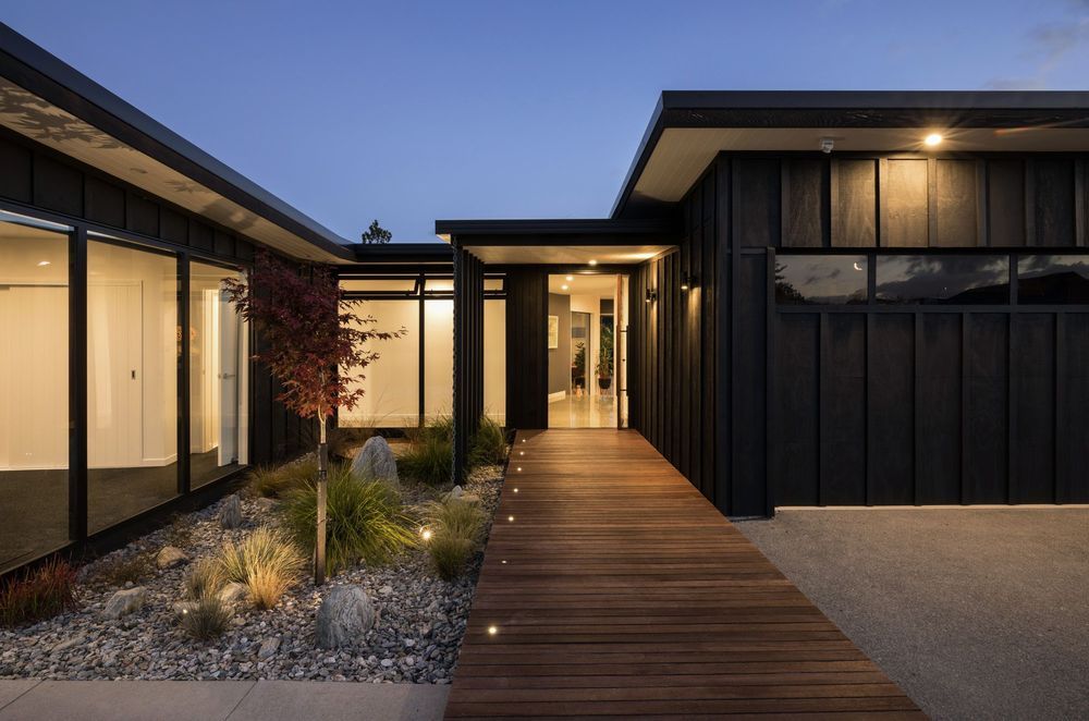 This elegant and modern home from Creative Arch and Waller Projects has a Homestar 7 rating. Photo: Mark Scowen