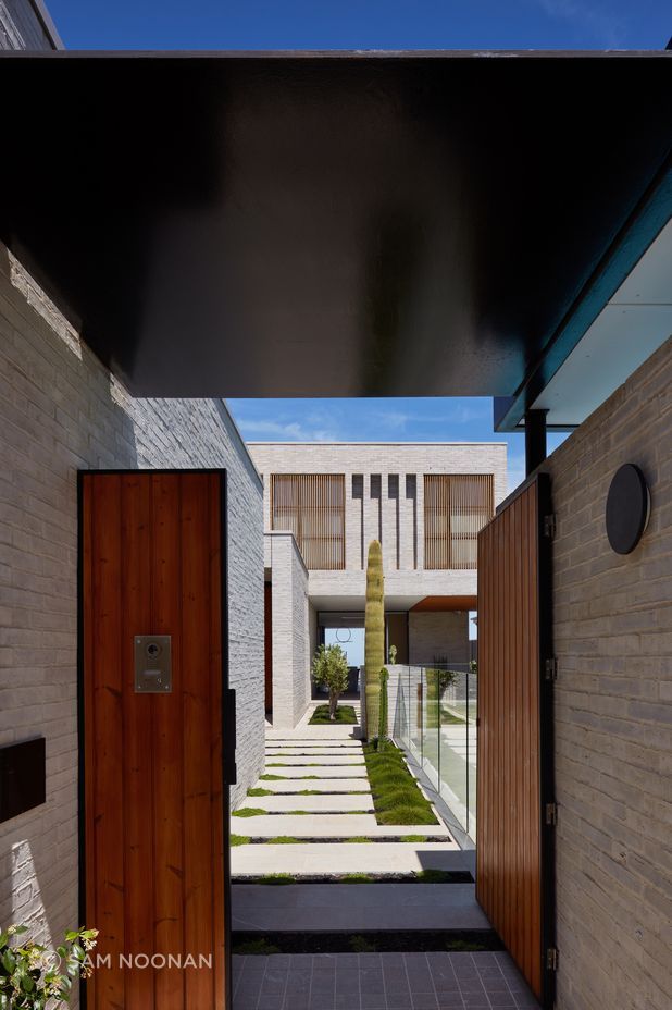 The entry to Tennyson residence.