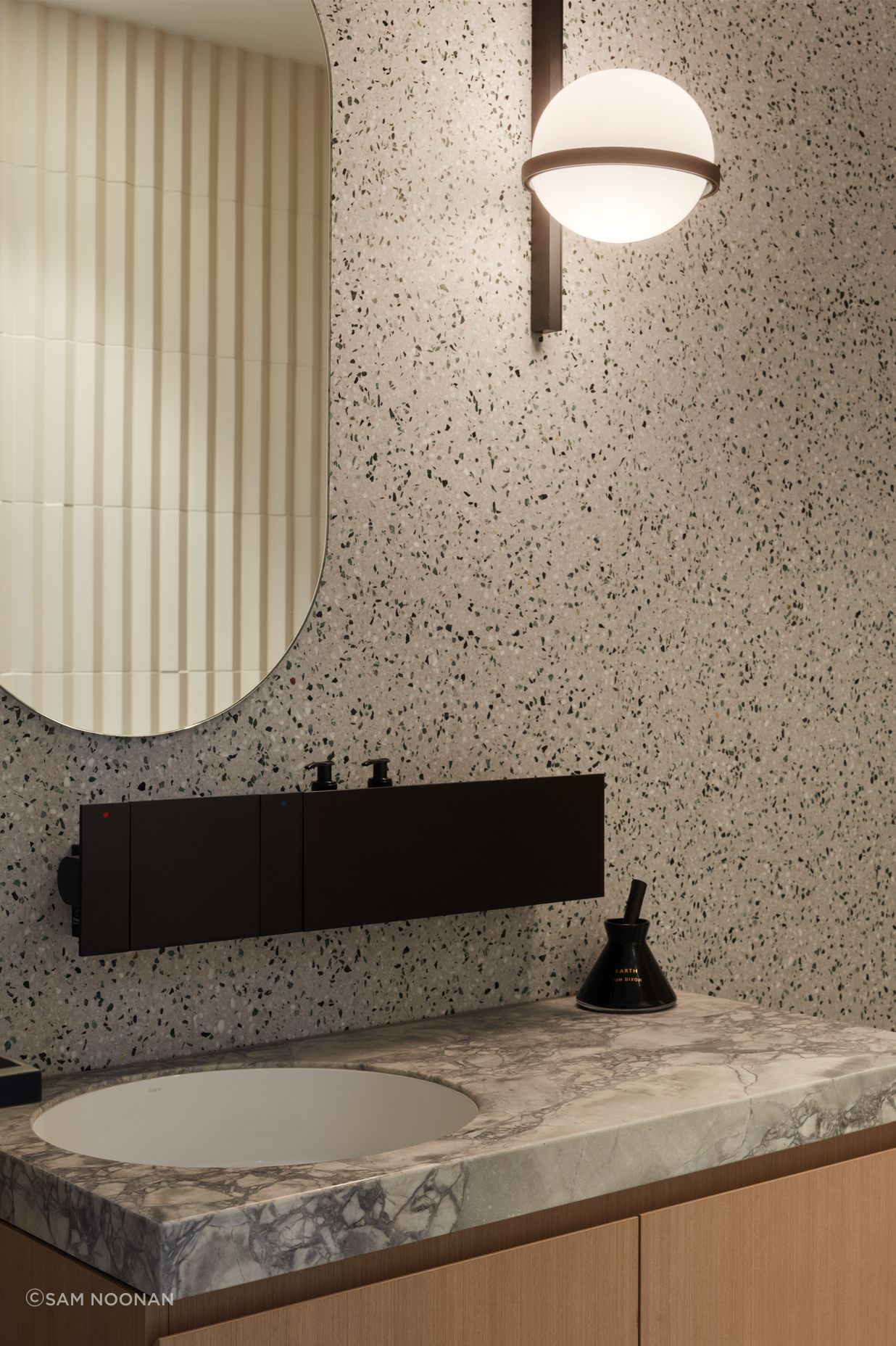 Playful mix of colours and textures | Tennyson Residence by Enzo Caroscio Architects